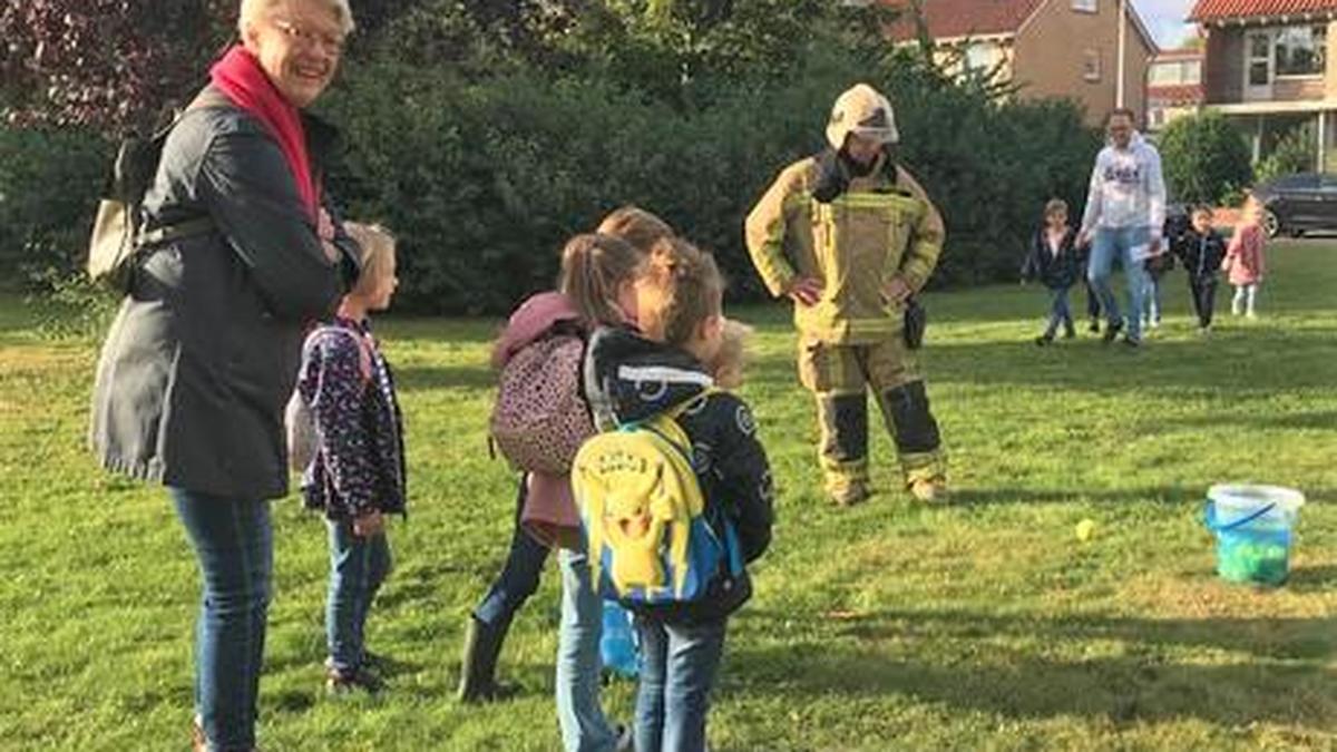 Maaike gaat met haar kleinzoon op vossenjacht, want basisschool De  Toermalijn in Driehuis bestaat 25 jaar | Noordhollands Dagblad