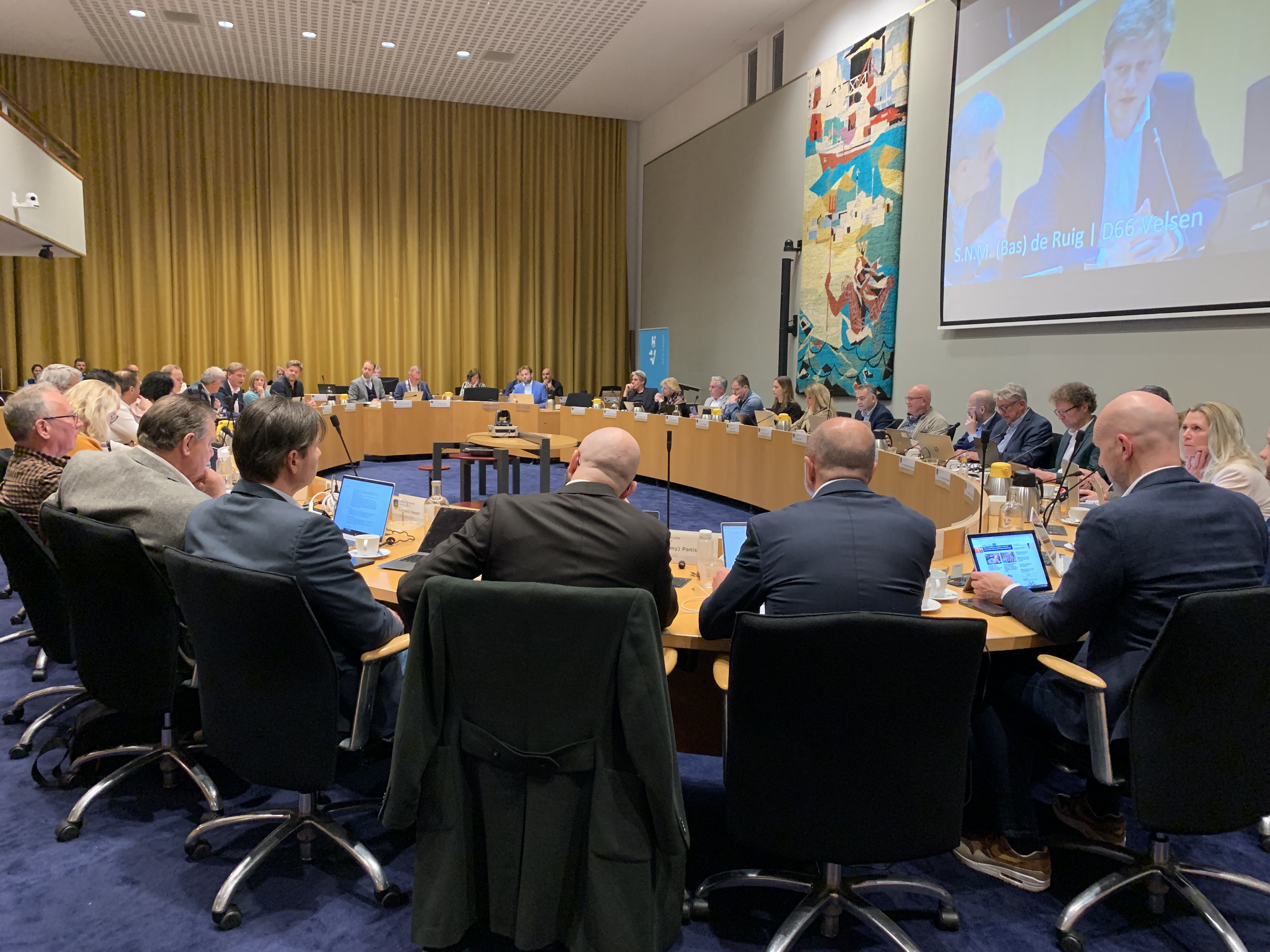 Nationale Ombudsman stelt geen onderzoek in over azc. Gemeente Velsen moet klacht afhandelen