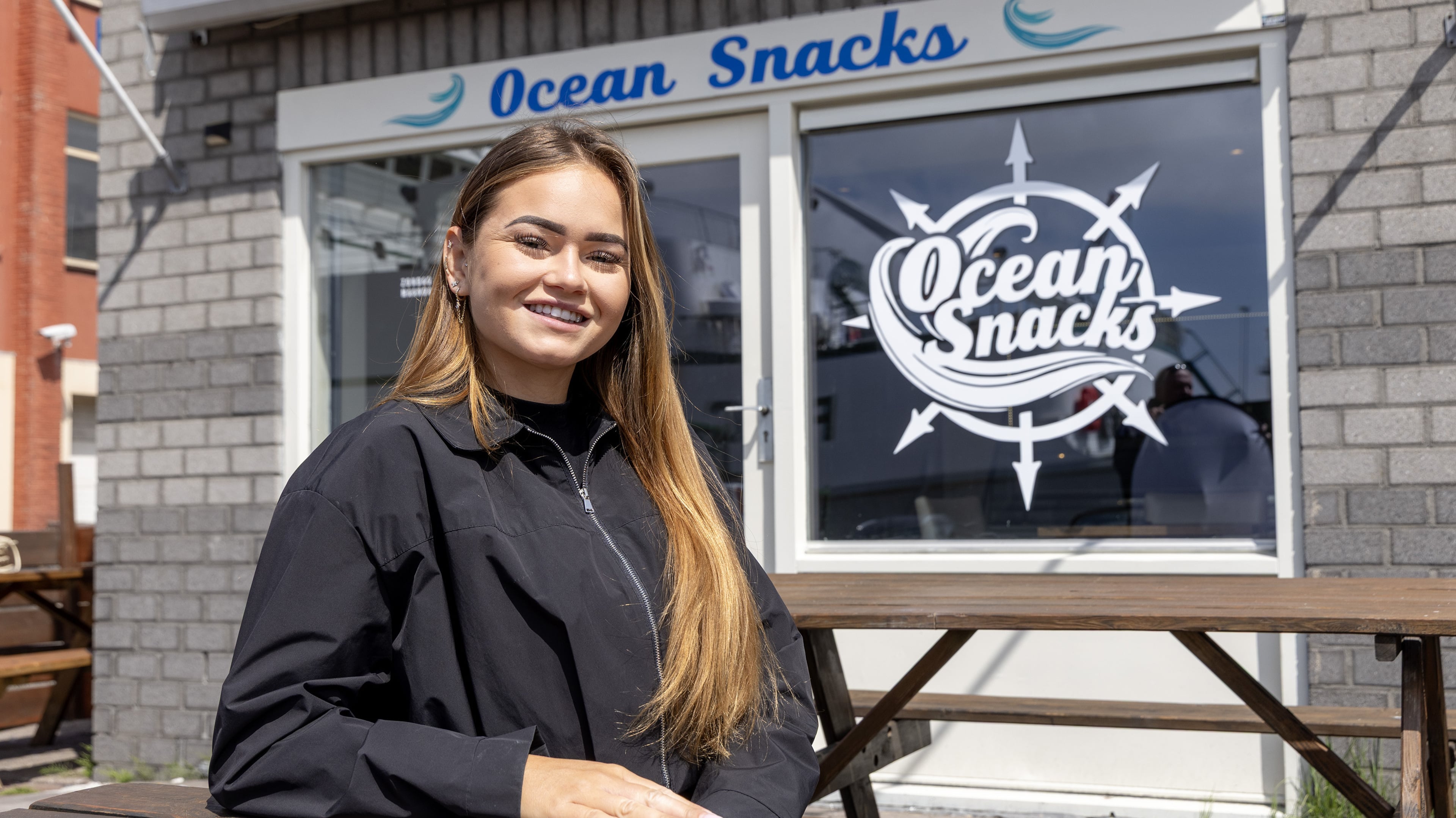 Santpoort’s Isabel opens Ocean Snacks in former Visparadijs location on Loggerstraat