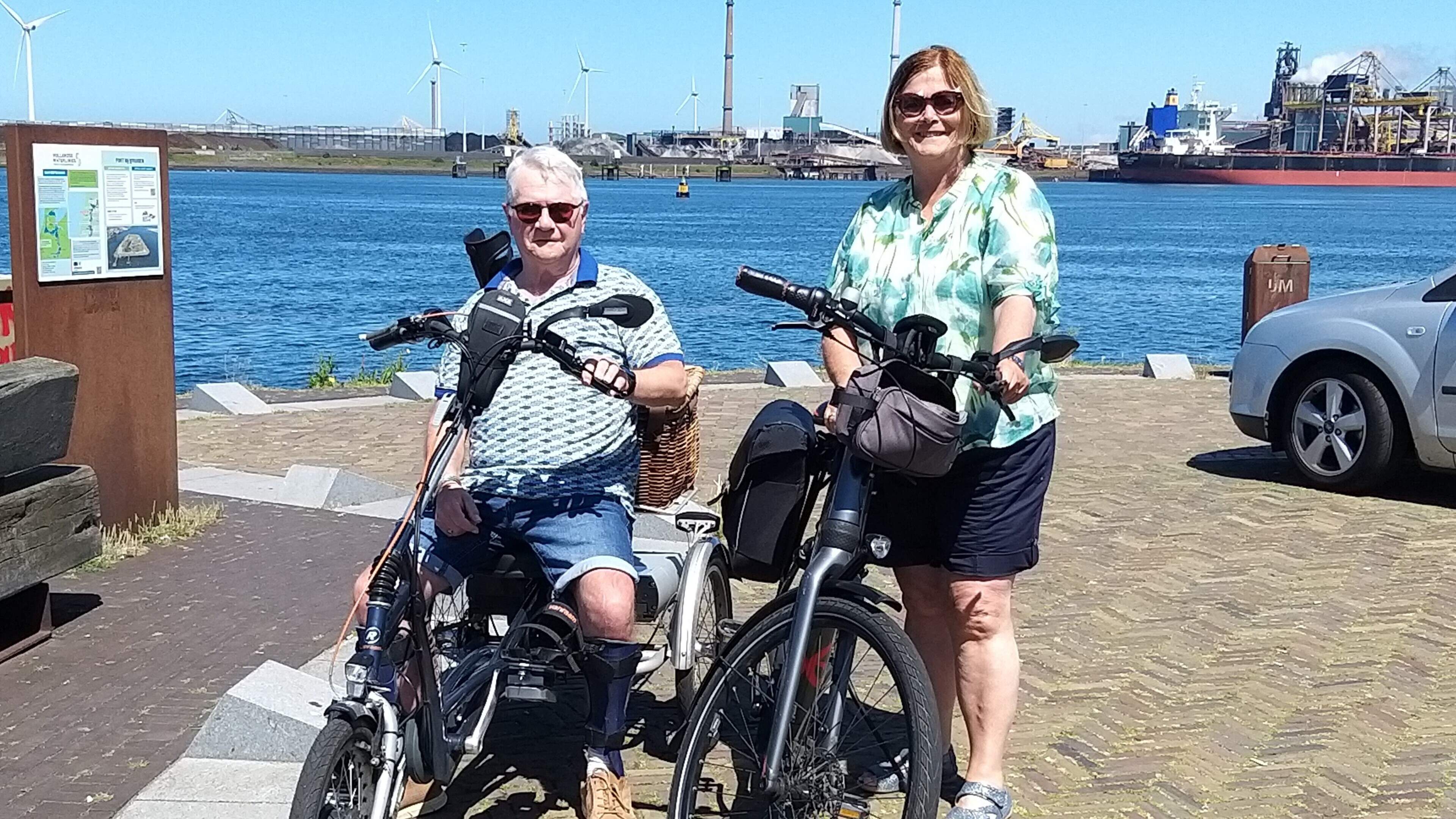 Two 'well-known' Heemskerk residents spend a day in IJmuiden: 'I stopped my Heemskerk supermarket in time'