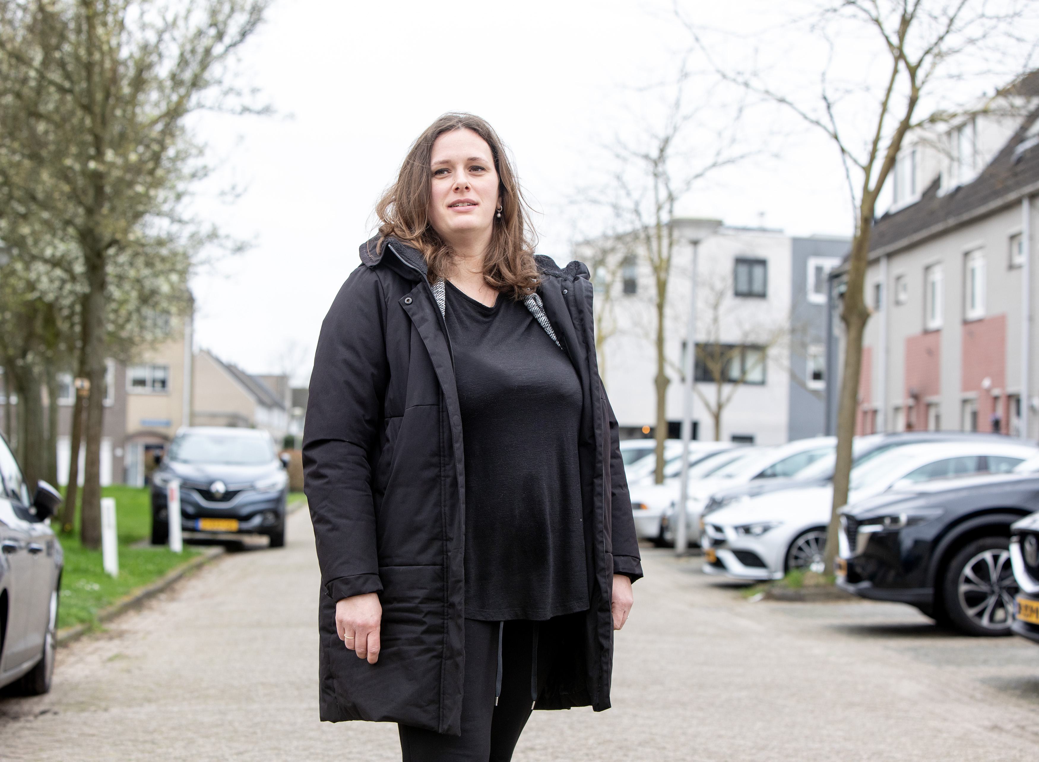 Snuffelen tussen de spullen van de buren tijdens Rommelroute Velserbroek. Al bijna 90 adressen doen 