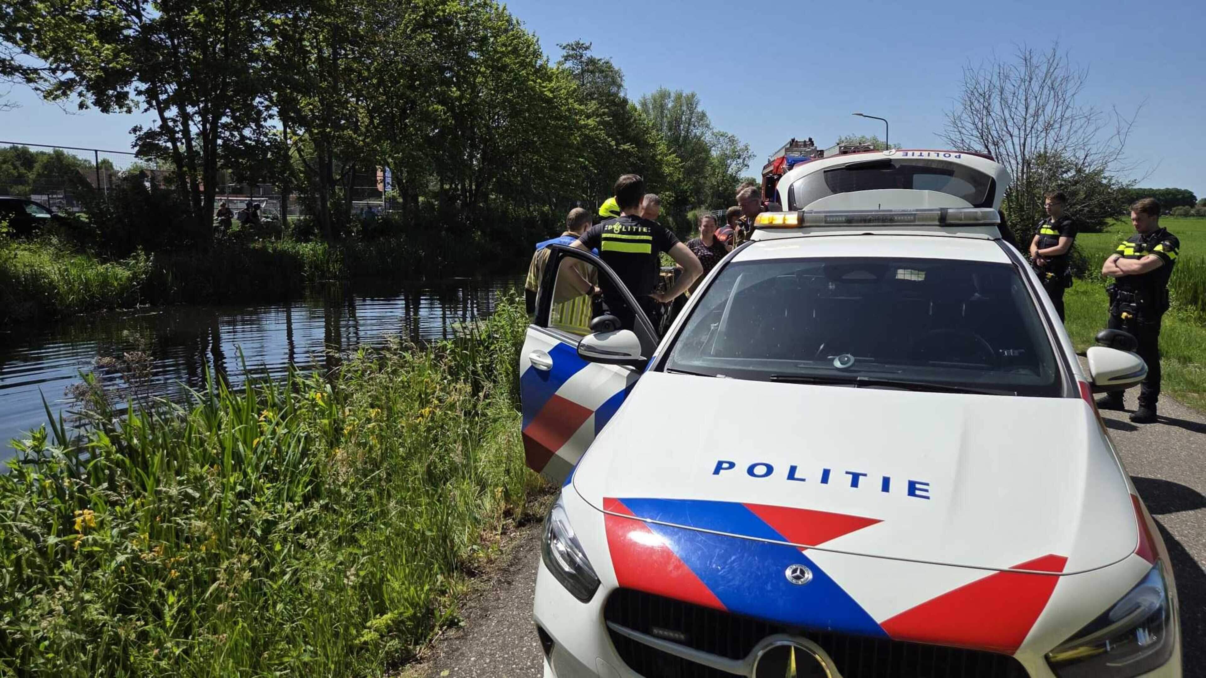 Woman on mobility scooter falls into water in ’s-Graveland