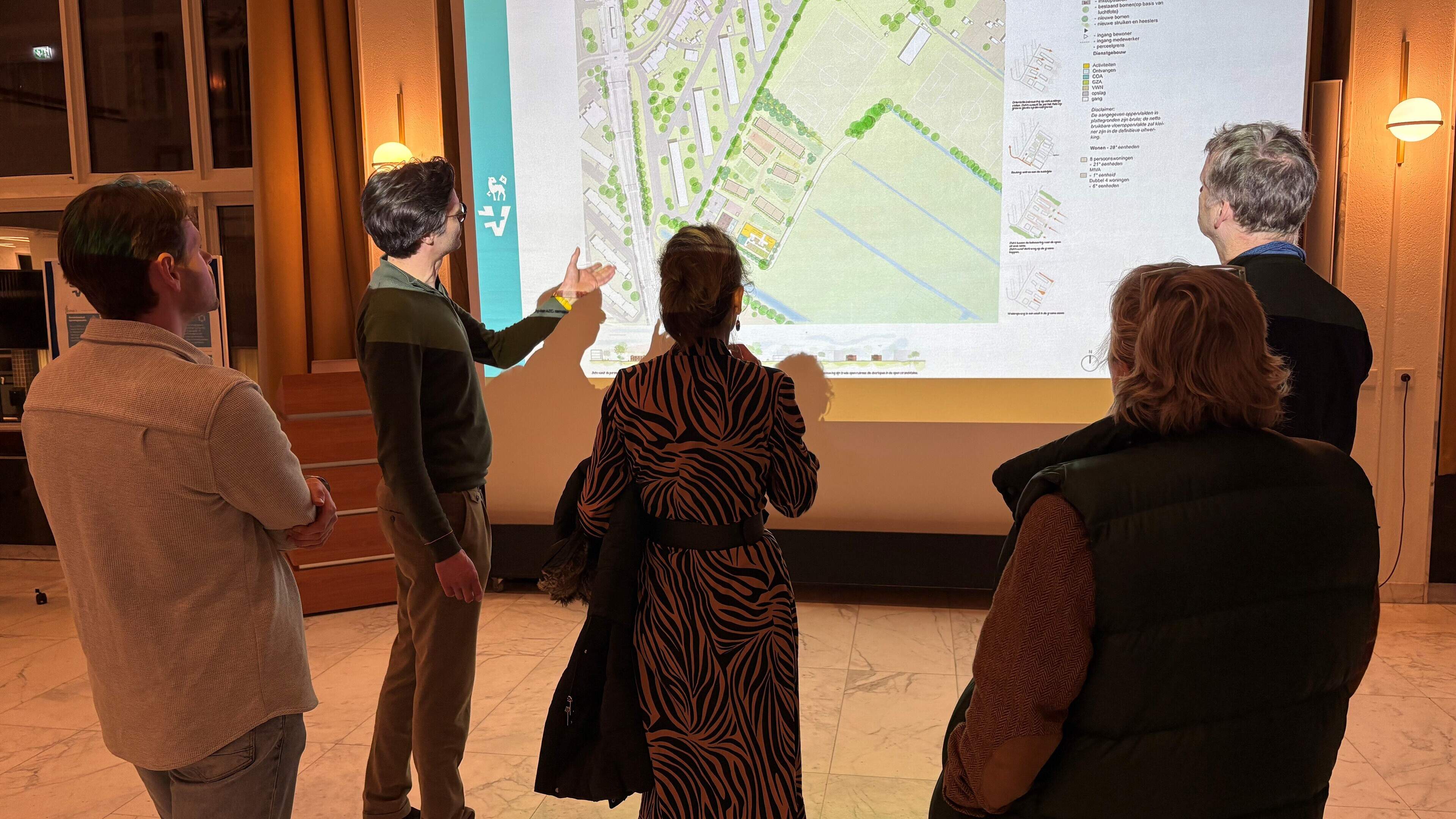 'And when will the asylum seekers' center open in Santpoort-Zuid?' Handful of residents view latest design