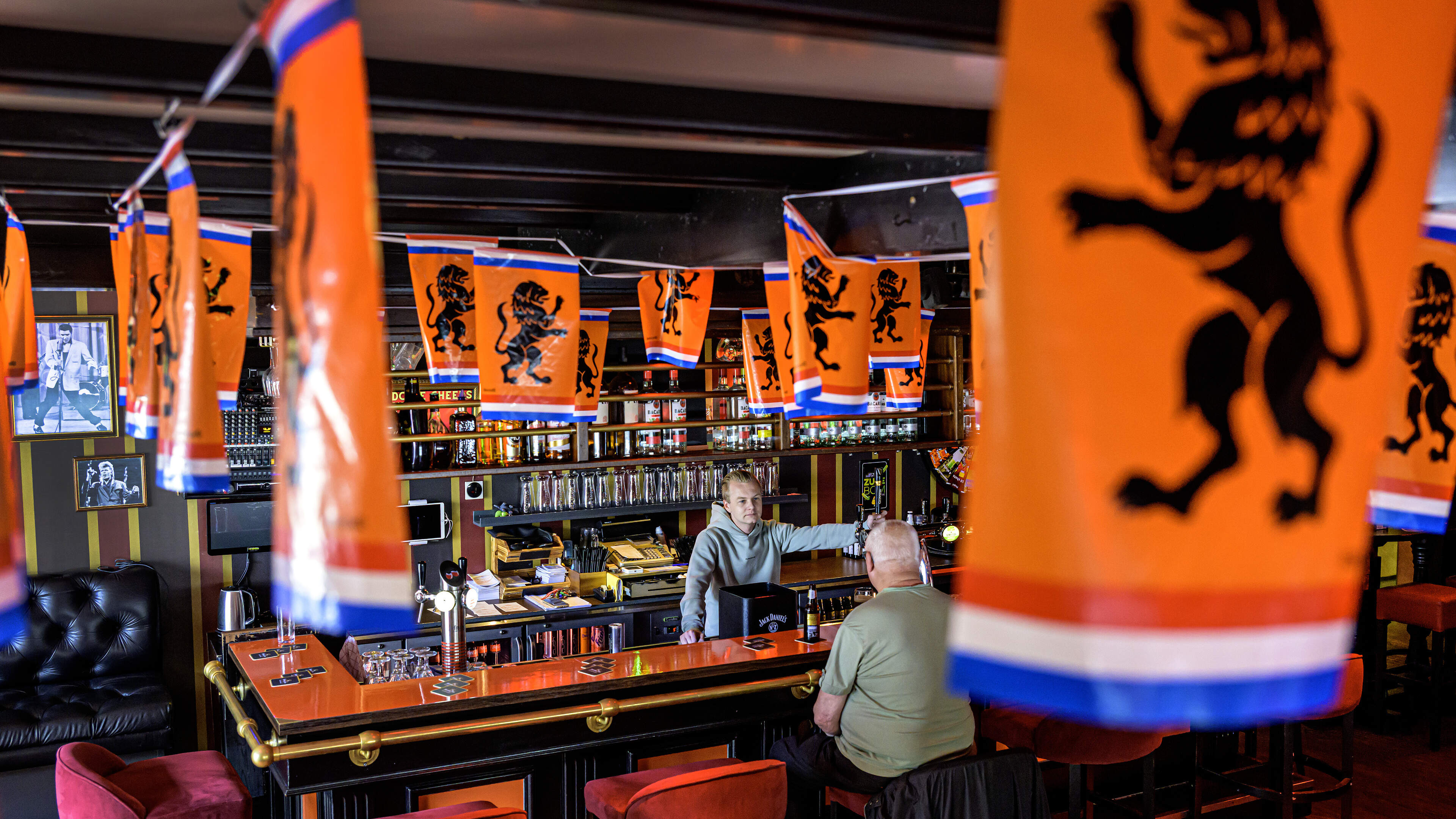Watching the Dutch team at night in the pub? Mixed picture for Velsen bars