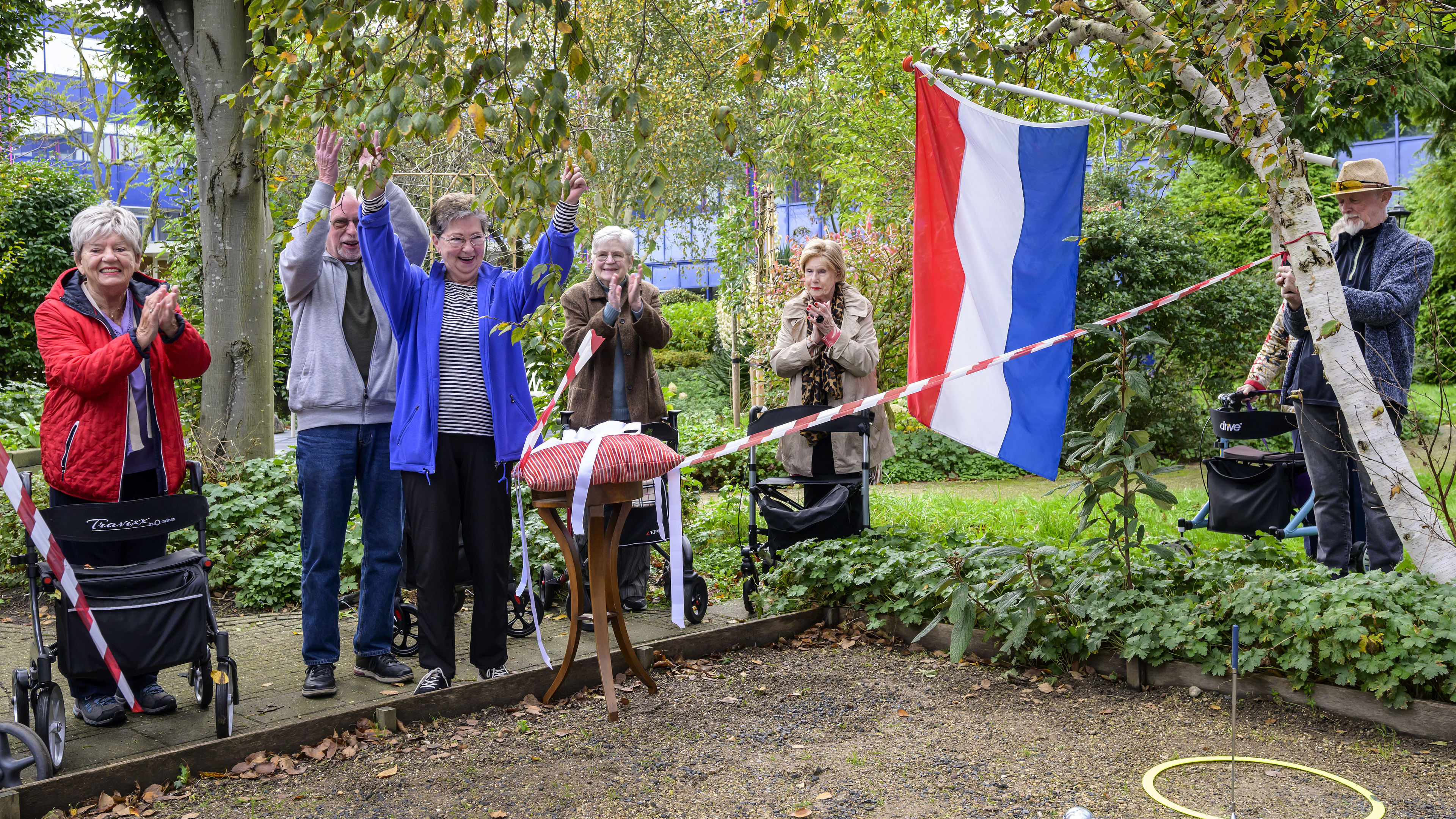 Jeu-de-boulesbaan bij De Hofstede in Velserbroek groots heropend. ‘Elke week komen er 700 mensen lan