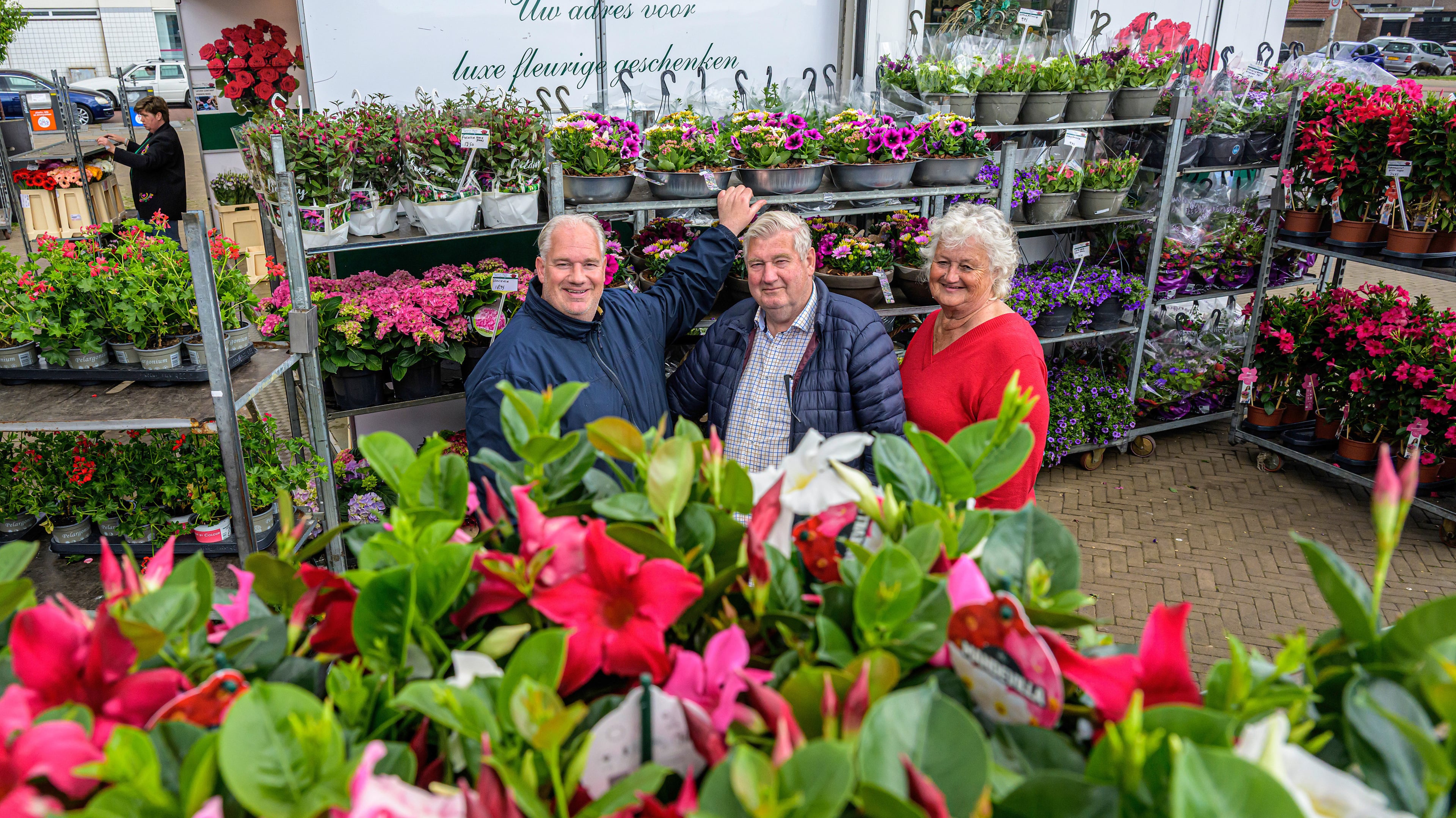 Renowned flower family Van ’t Veld started with a book cart 50 years ago: 'I only knew about oil,' says founder Henk