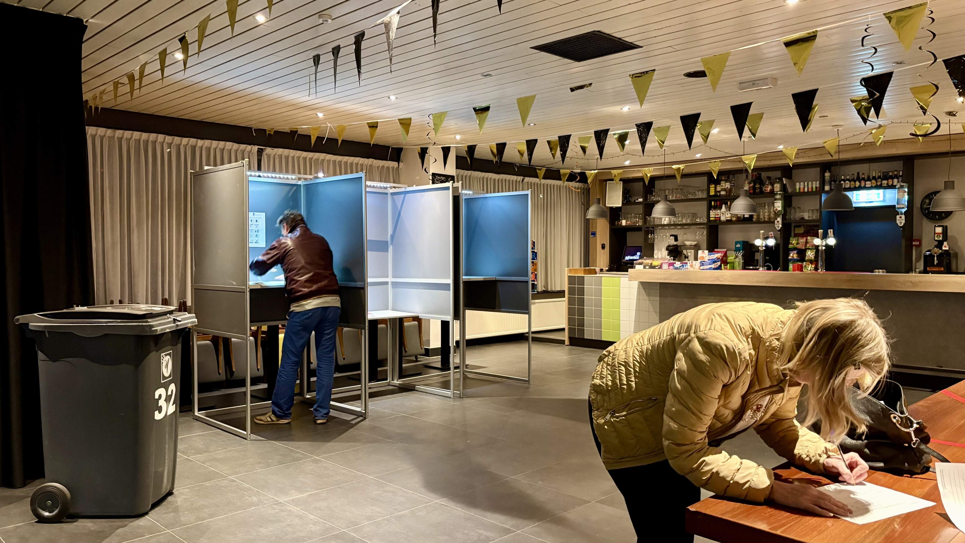 Mobility scooters vs. high thresholds: accessibility remains a challenge for polling stations despite quiet elections