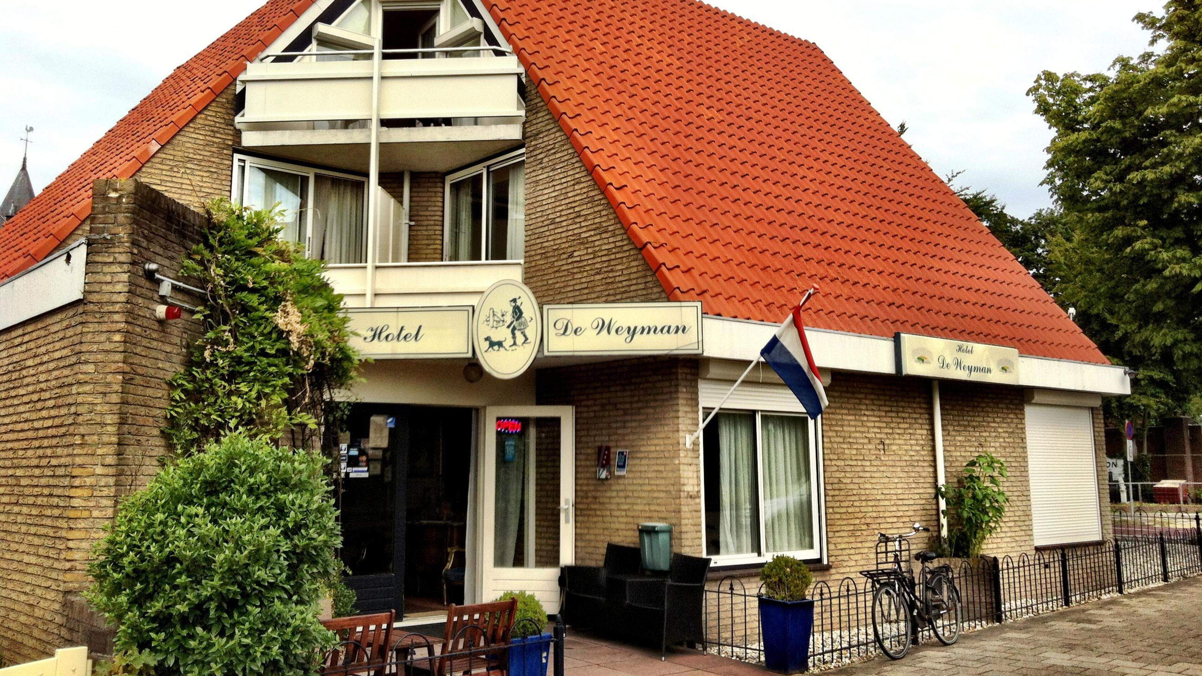 Velsen to house status holders in hotels and rectories; COA to decide if Ocean Majesty stays longer