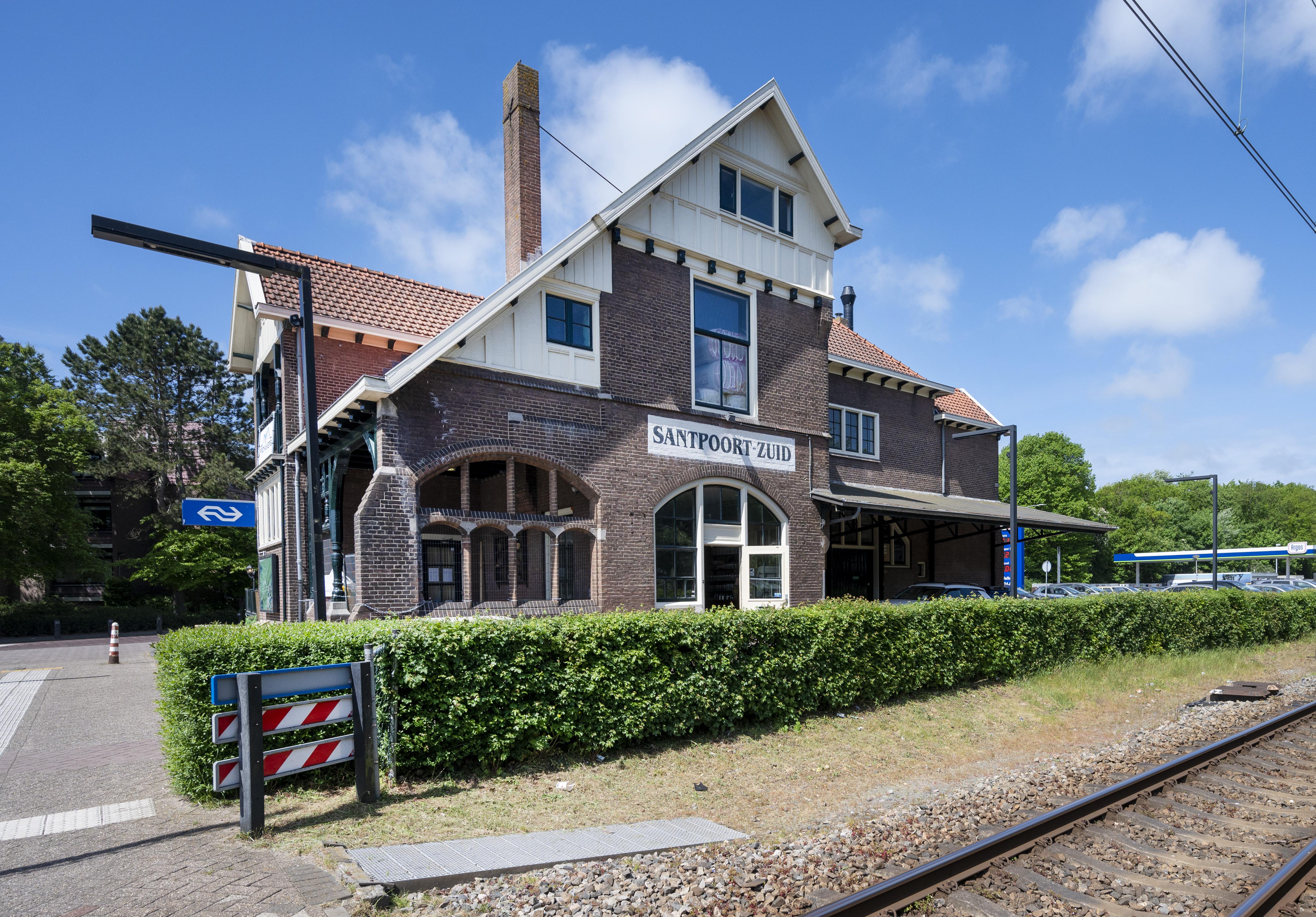 Santpoort-Zuid krijgt klein hotel in voormalig stationsgebouw