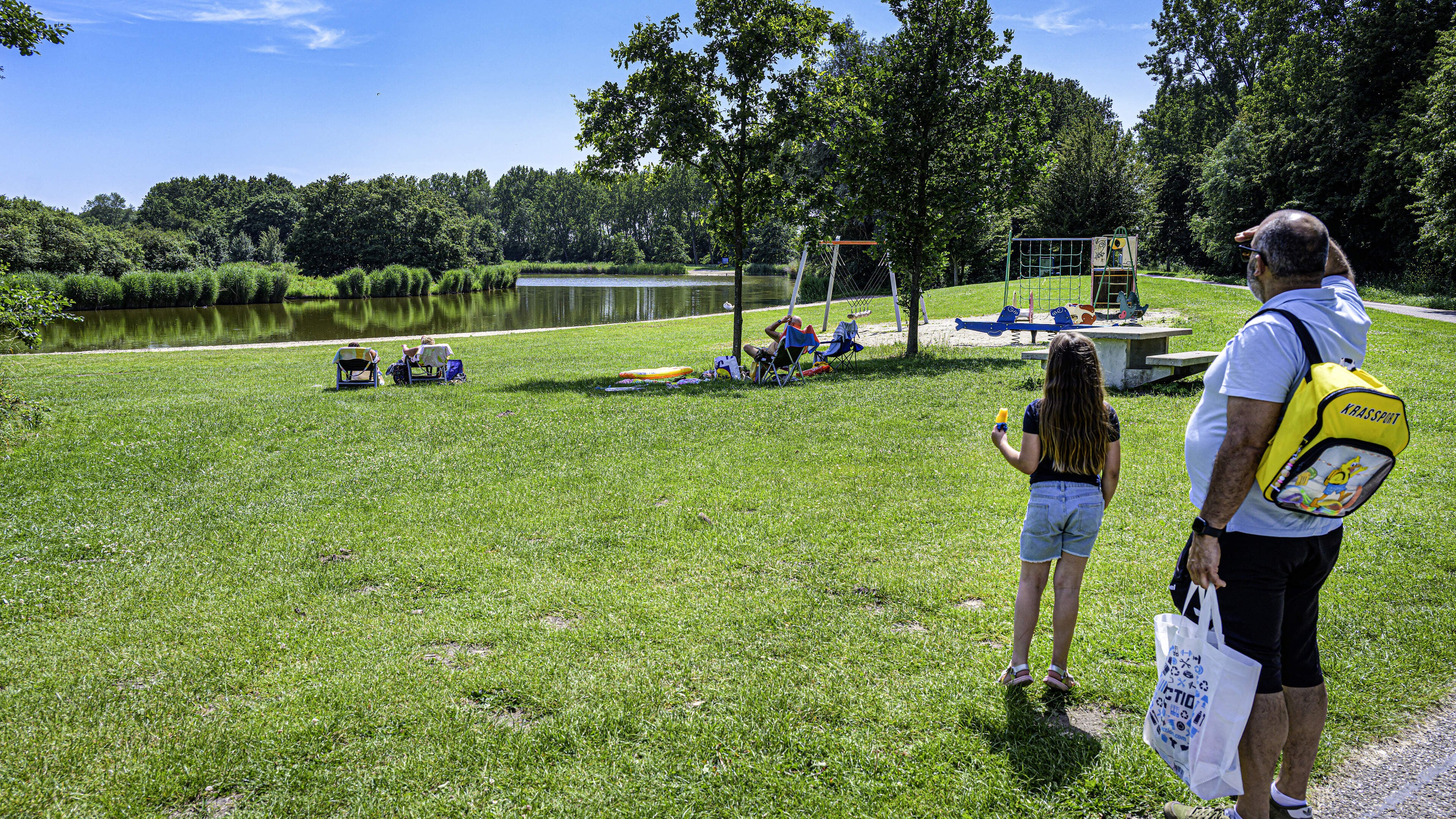 The shade of Spaarnwoude: where to find relief from the heat? 'It's nice and quiet here and parking is free'