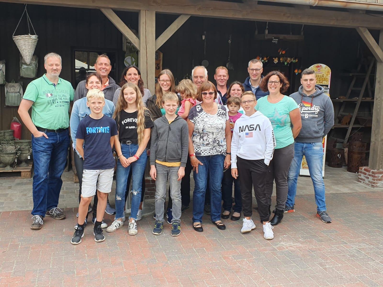 Klaas en Margareth verruilden in 1982 de Velserbroek voor Duitsland. Hun drie dochters gingen mee. E