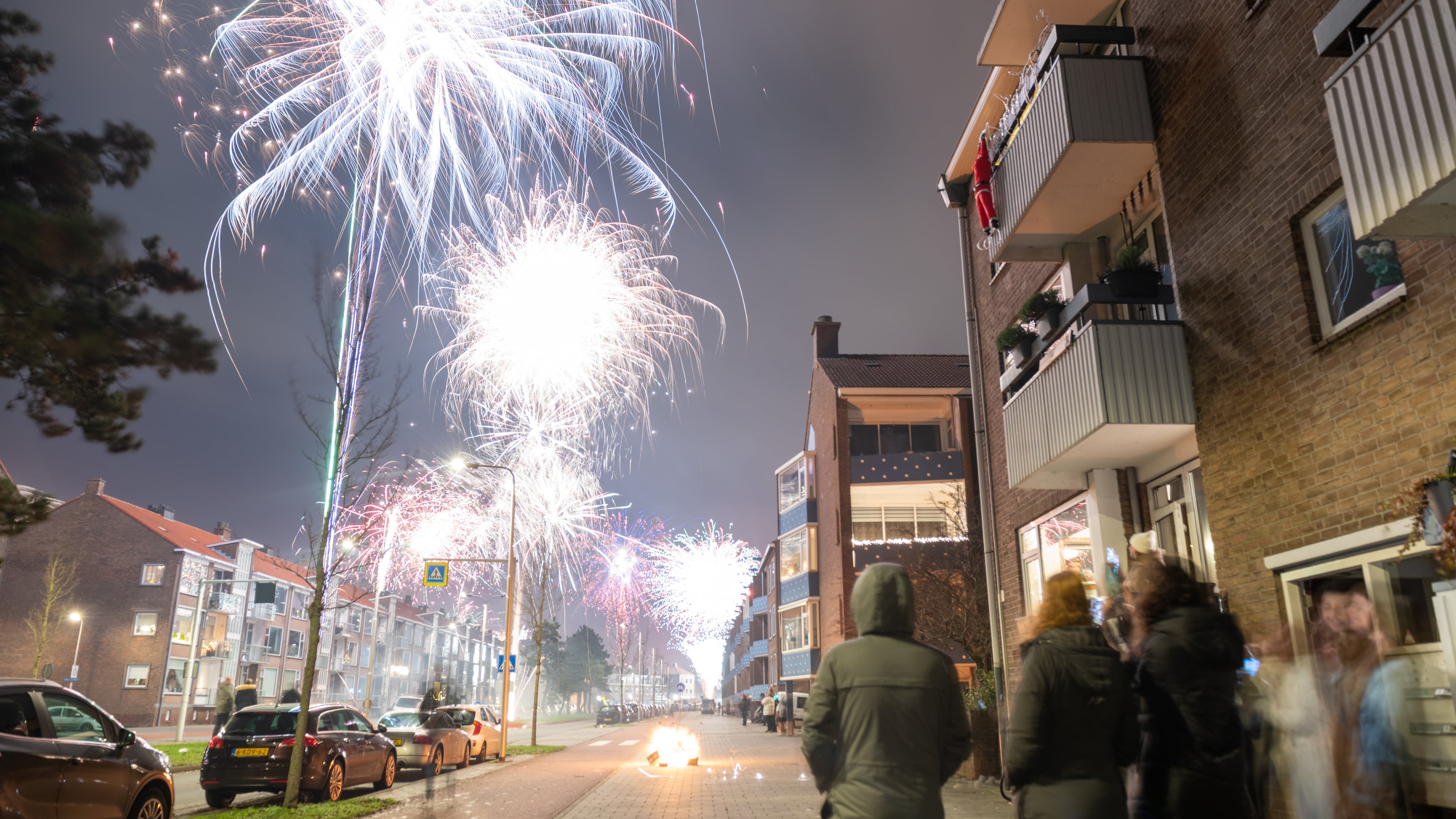 Velsen issues no fireworks permits and cancels central show: 'No resources, no capacity'