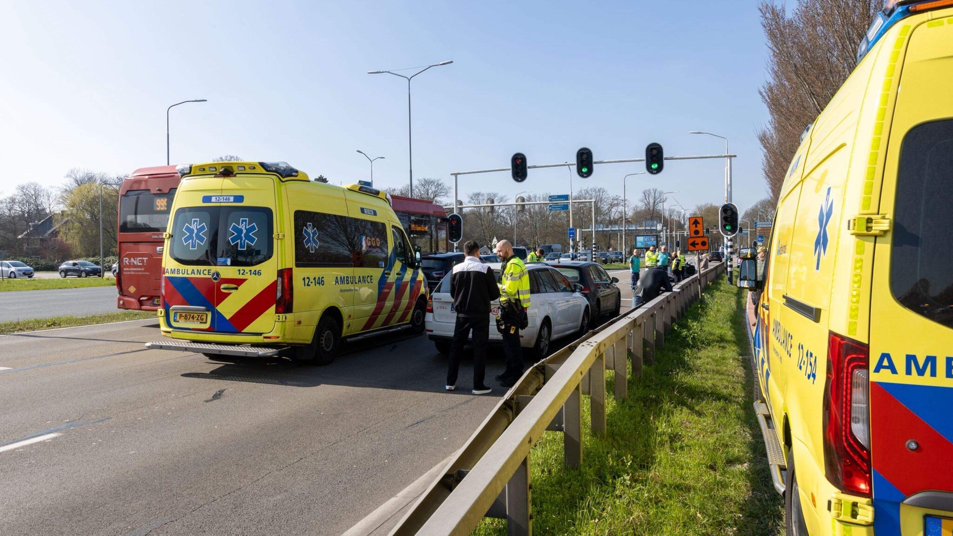 Two traffic accidents in quick succession on Amsterdamseweg in Velsen-Zuid