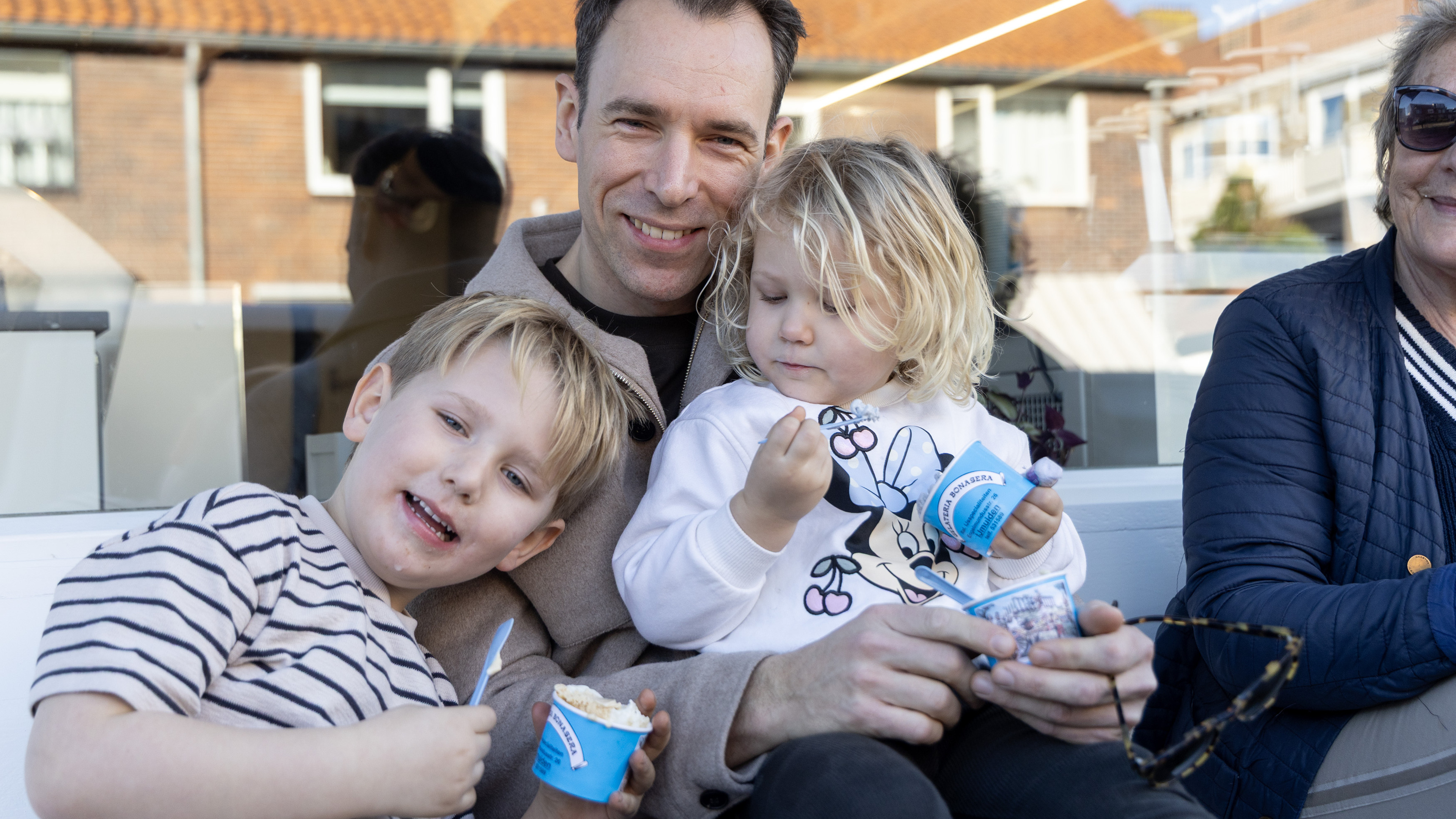 'I was really ready for an ice cream again': Ice cream parlors in Velsen open early due to nice weather