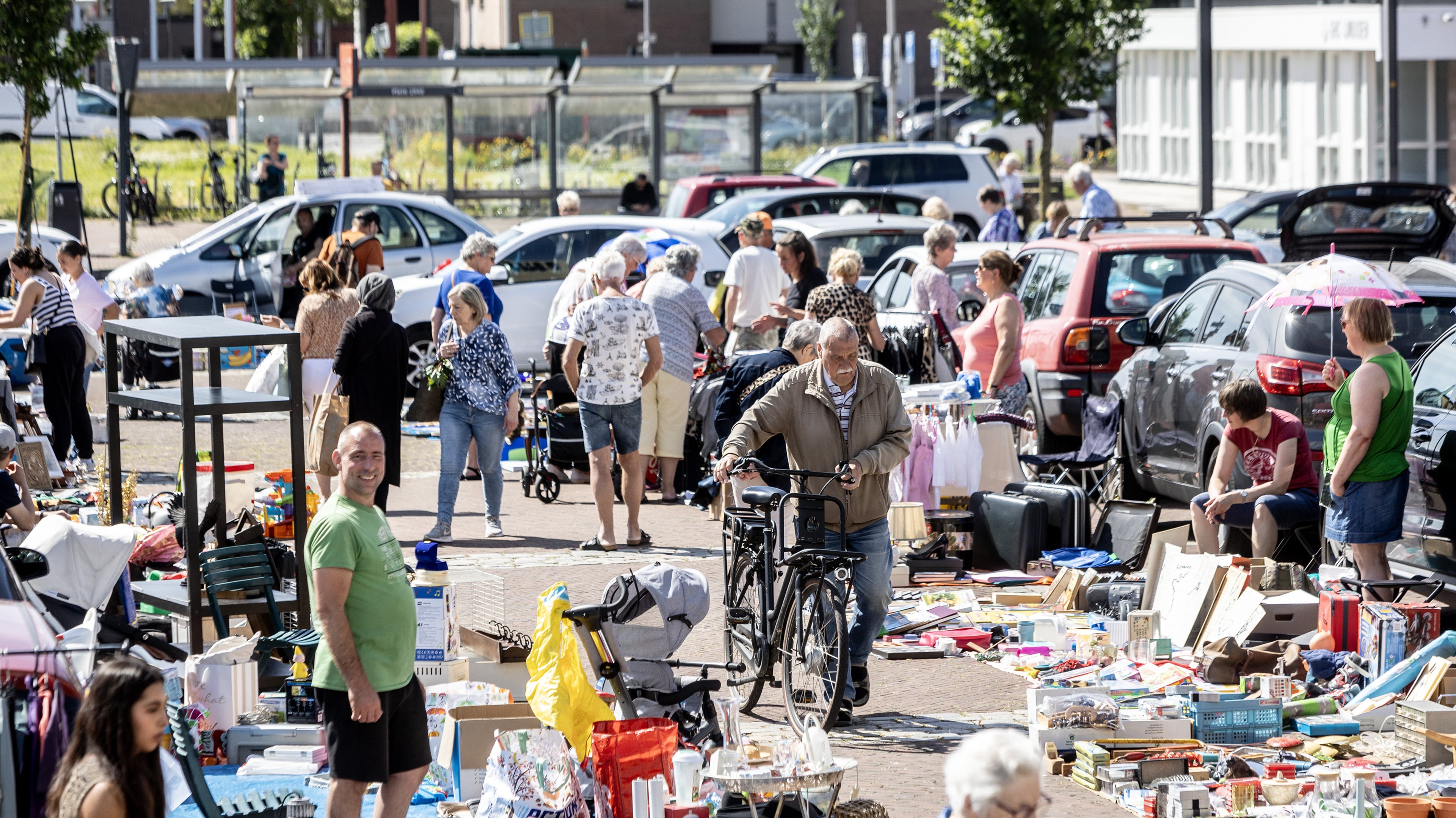 Car boot sale returns to Plein 1945 after a year's absence, first edition on Saturday April 4
