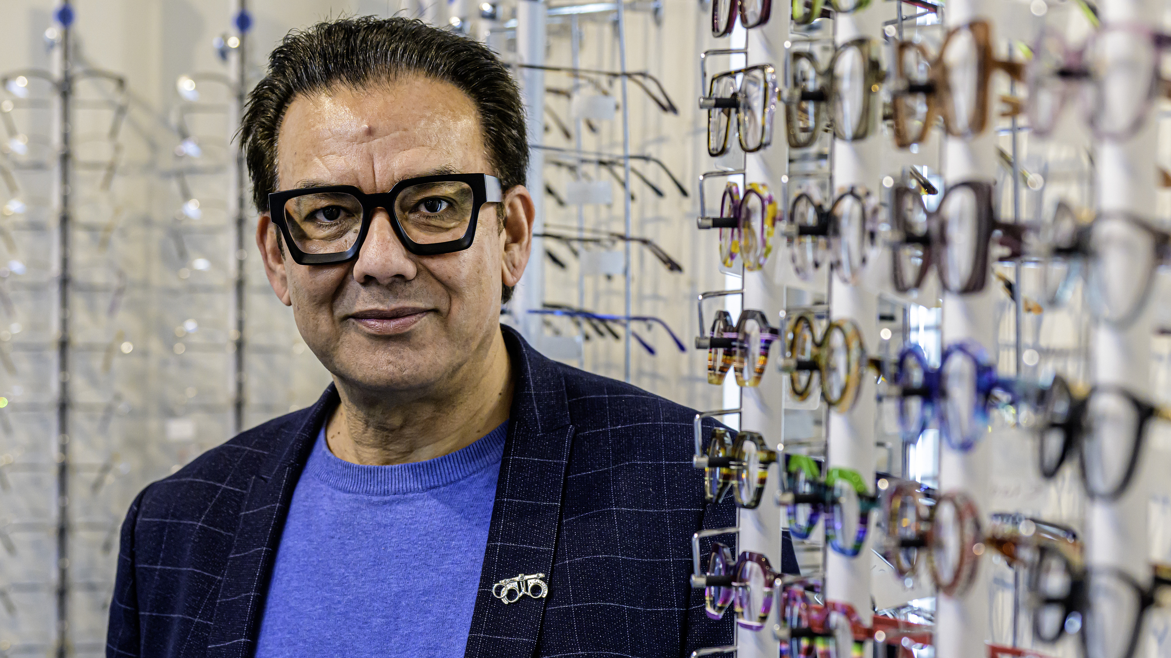 Shopkeepers Mike (39) and Mirwais (50) buck the trend for entrepreneurship: 'The will to succeed is greater than the fear of failure'