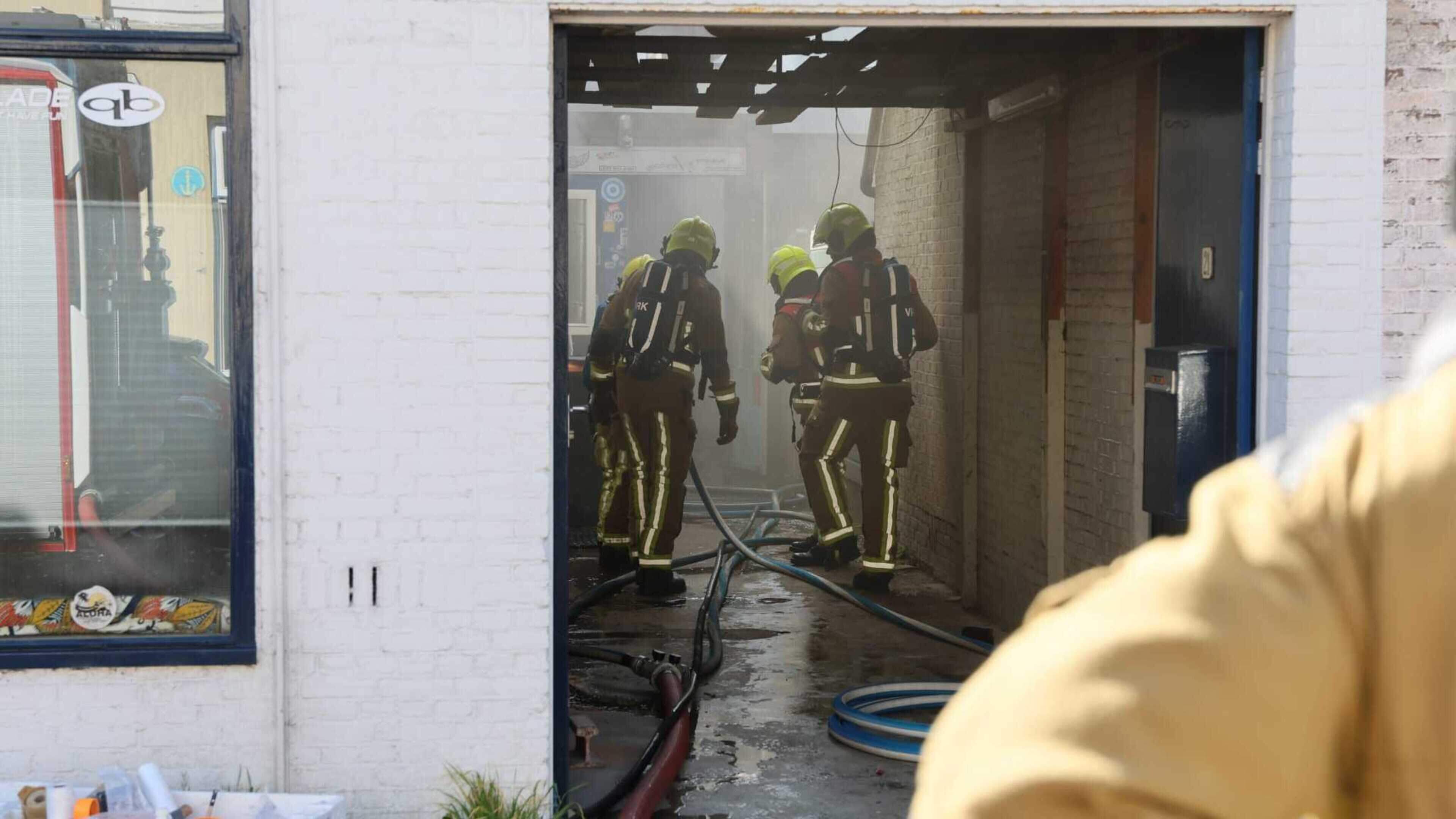 Heavy smoke from house fire in IJmuiden