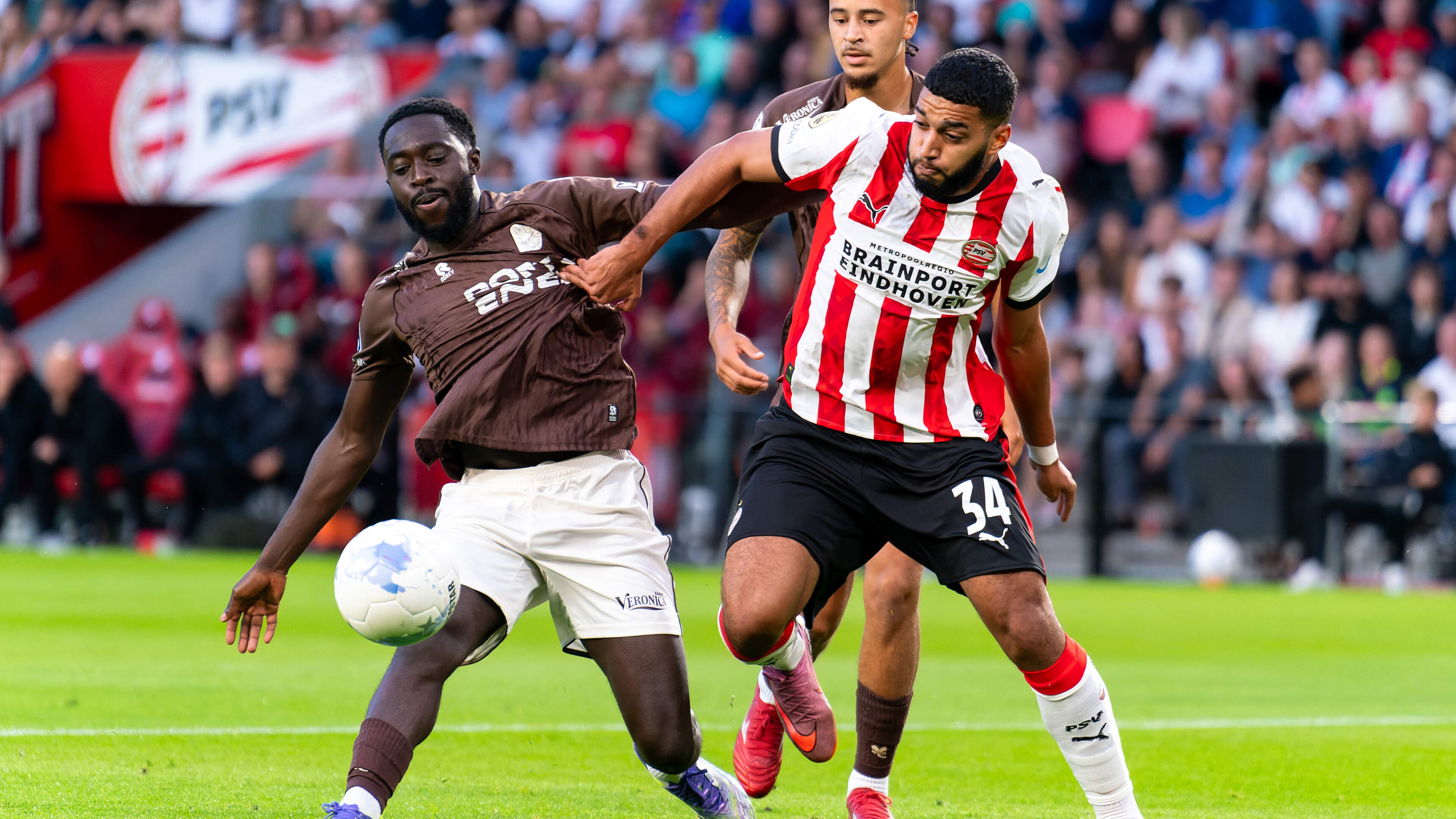 Five hundred euros for a Telstar ticket against PSV: Fans of champions-elect desperate to attend match