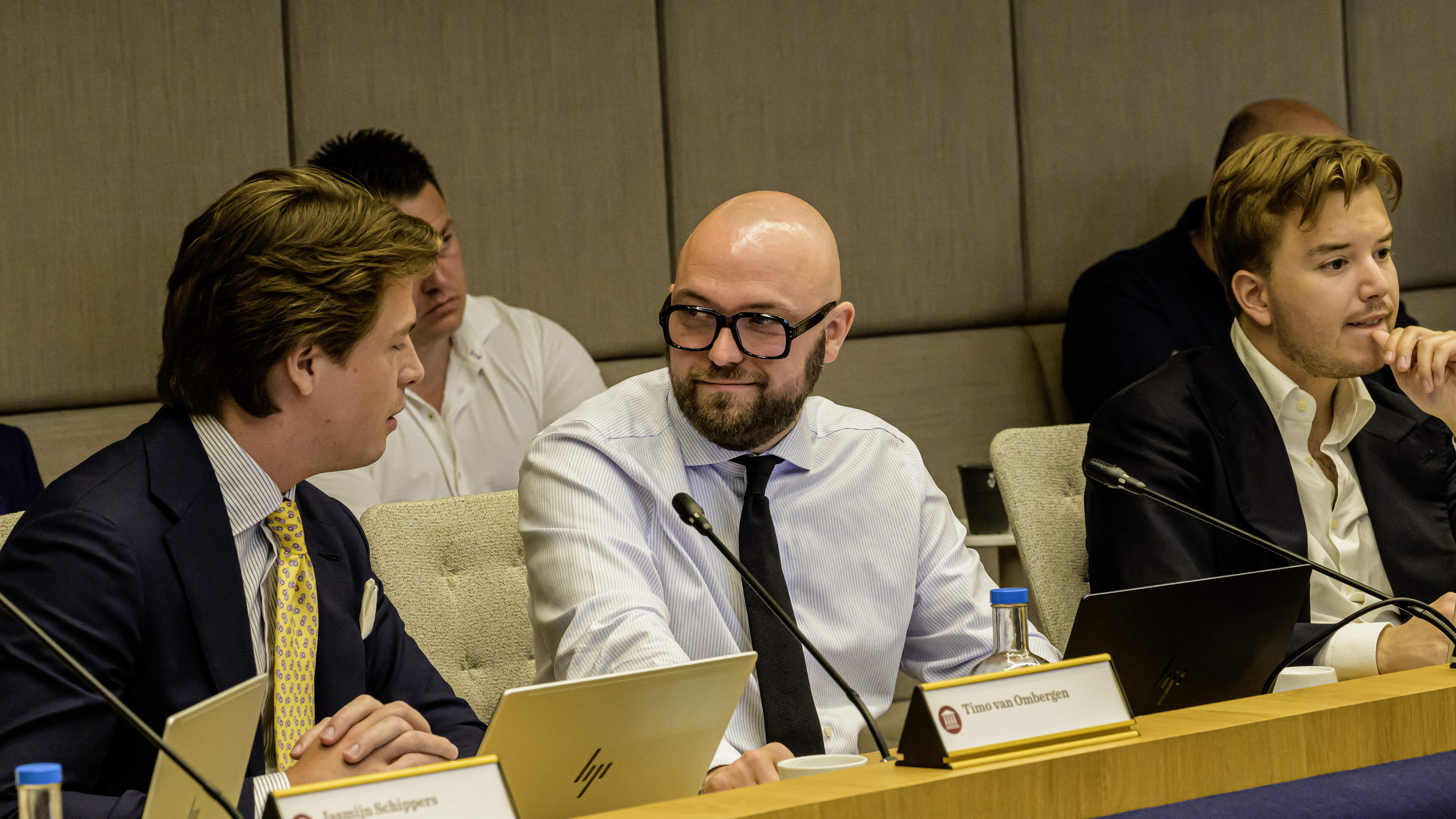 FVD and Liberaal Blauw claim opposition role outside Velsen council agreement; coalition parties deny alliance