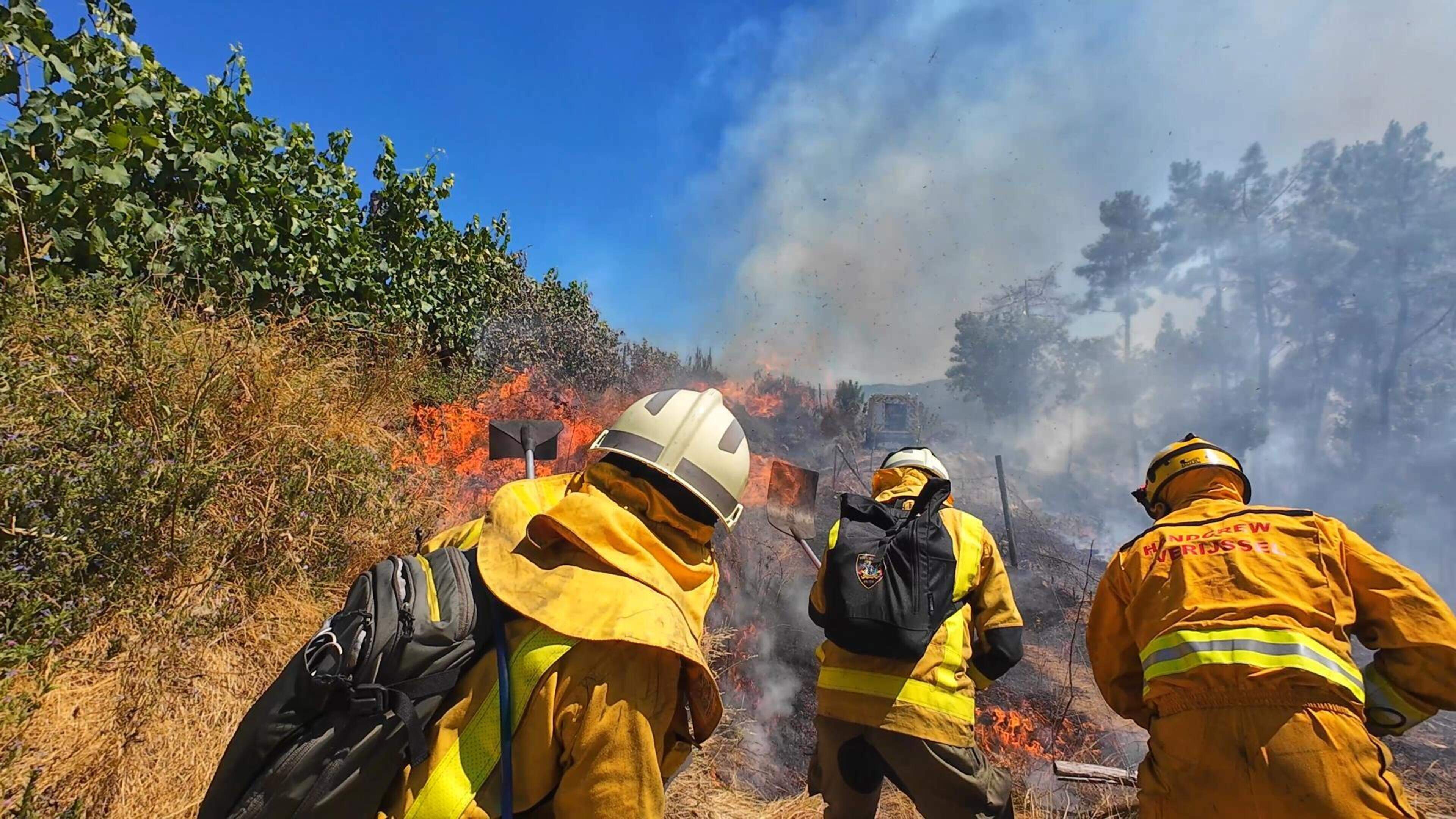 Kennemerland fire department learns from Spanish colleagues how to fight wildfires: 'Fires like those on the Veluwe happen there daily'