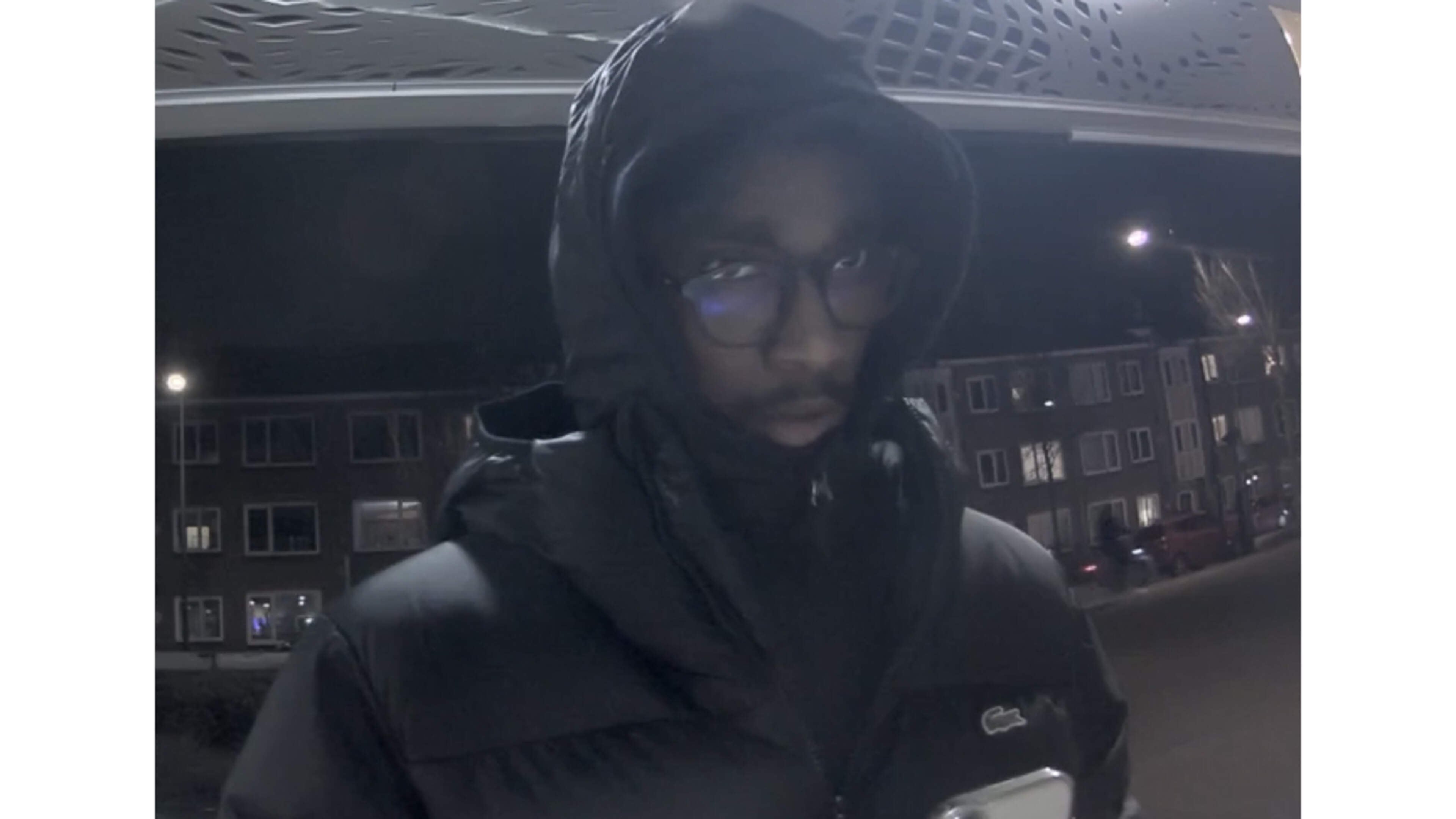 Police release images of man posing as bank employee who withdrew thousands in IJmuiden and Amsterdam