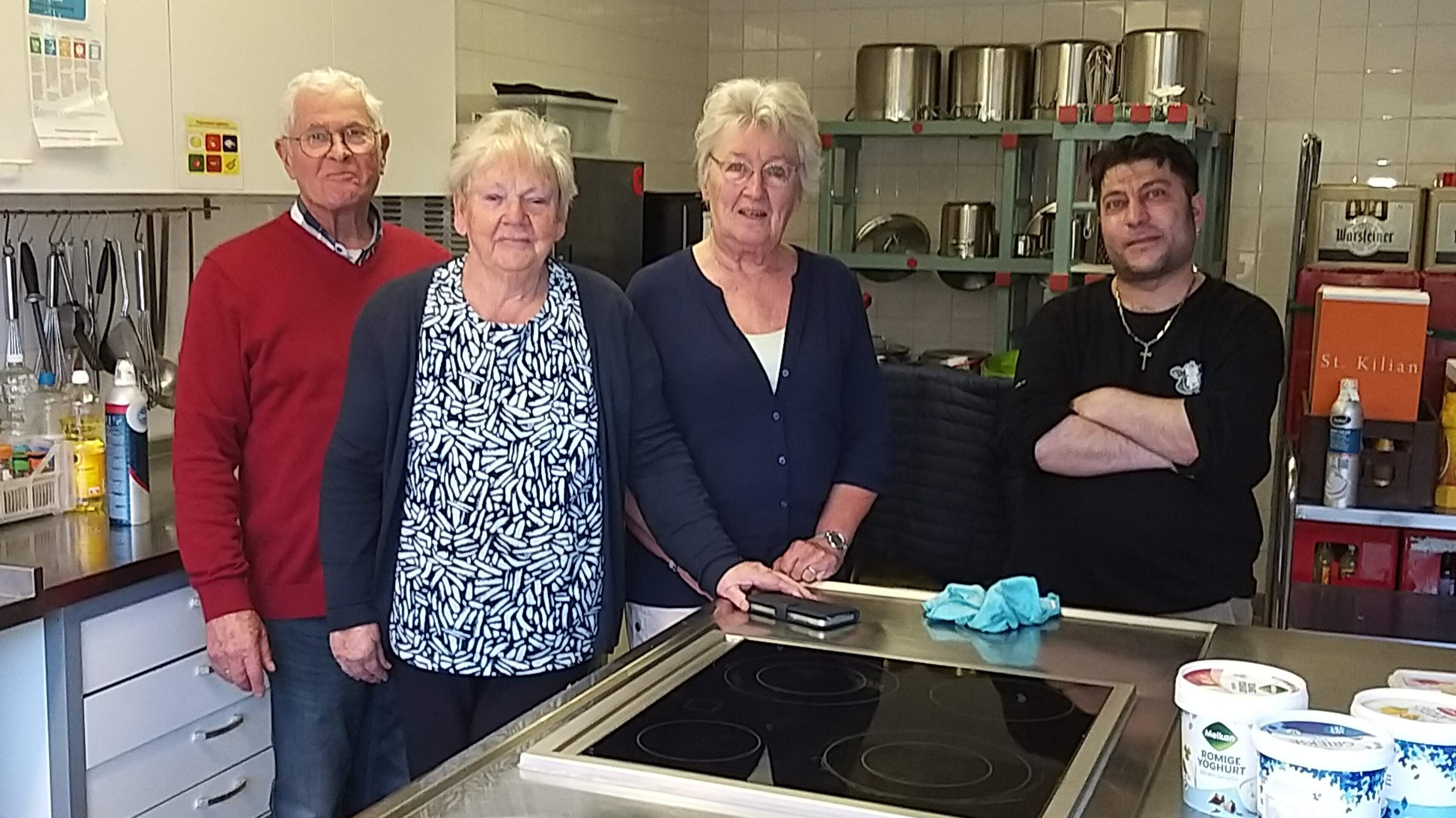 At the table with Diny, Arie, Alie and Ubed: The compliments you receive are your reward