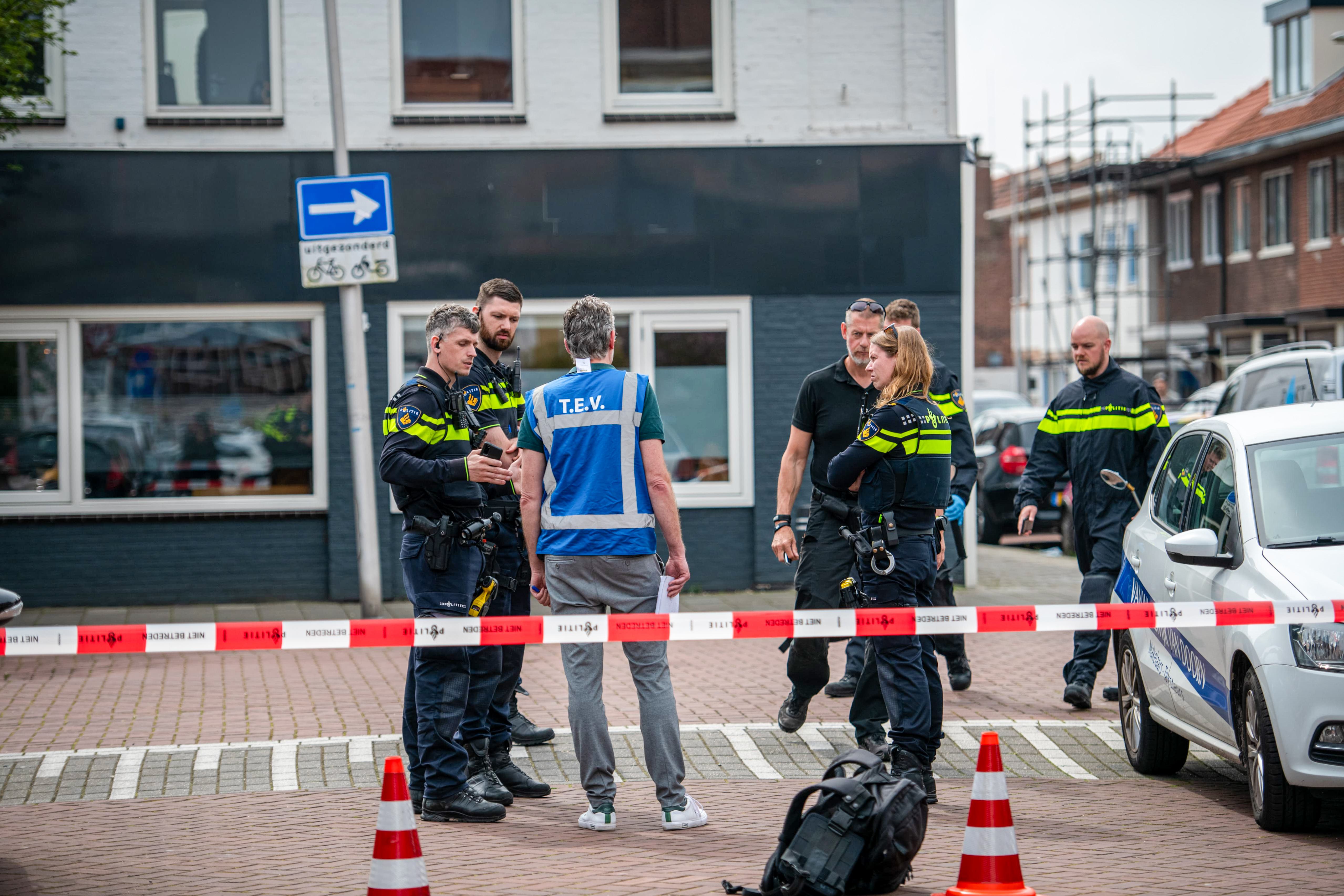 Tweetal vlucht met sieraden na plofkraak in Avenhorn. Politie treft vluchtauto met verdachten en bui