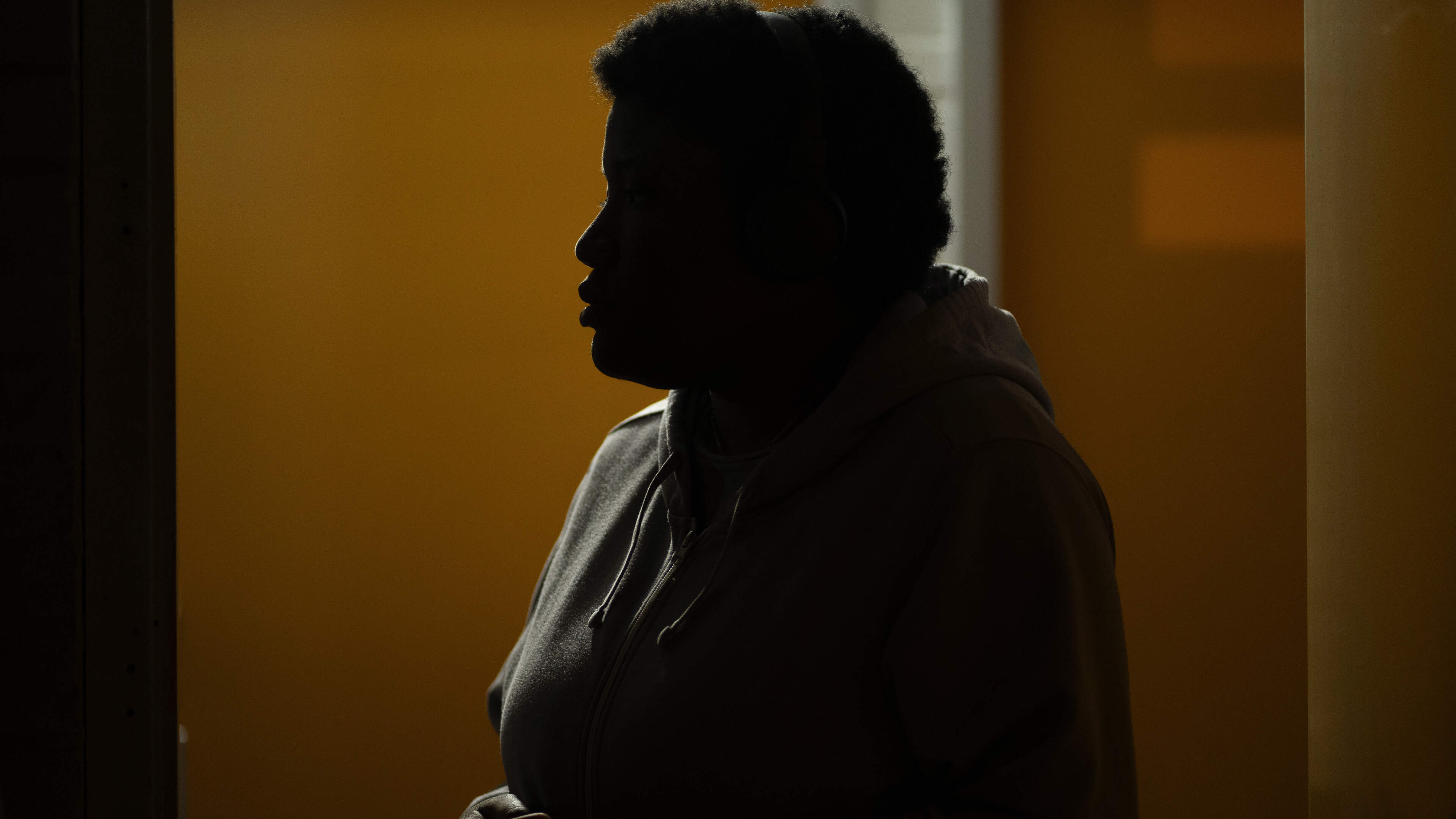 'Help me...' Roxanne (23) became homeless and now lives in a storage unit in IJmuiden