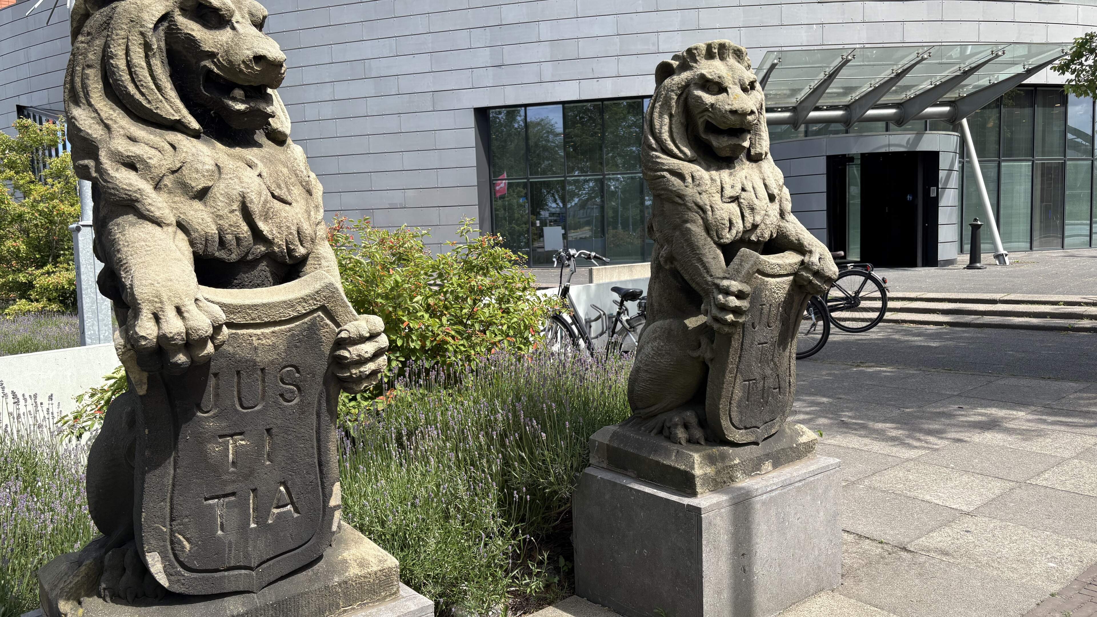 IJmuiden man allegedly threatened ex-partner, mental health workers and lawyer: 'I thought my child was kidnapped'