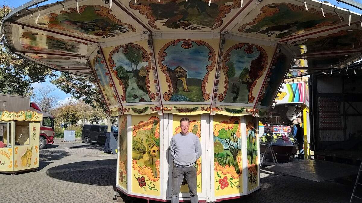 Foto bij artikel: Voor Klaas is de kermis zijn lust en zijn leven. ‘Het kermisvak zit in m’n bloed en gaat er nooit meer uit’