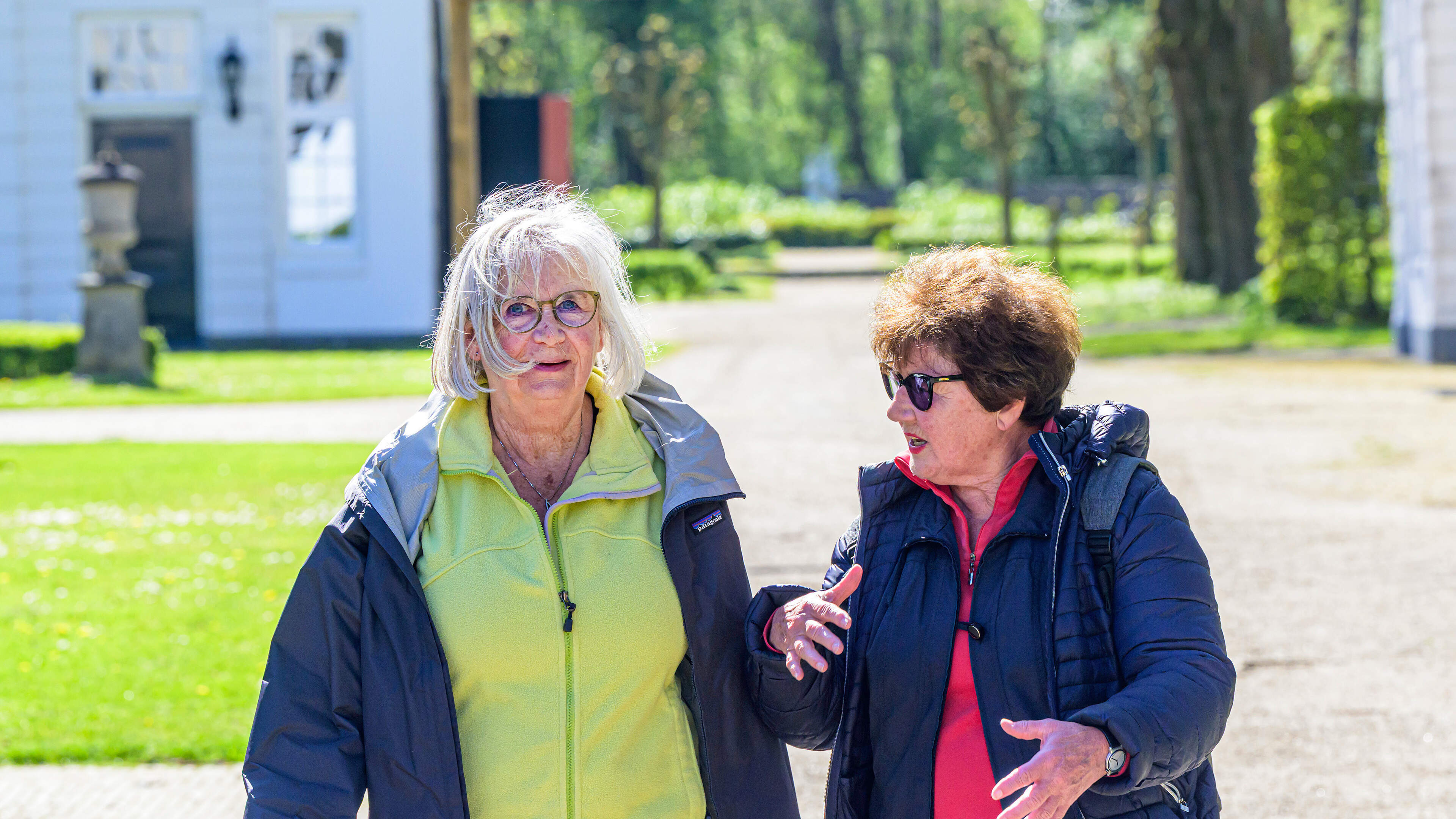Margriet and Marian love exercising in the forest: ‘Balancing on one leg is getting easier for me’