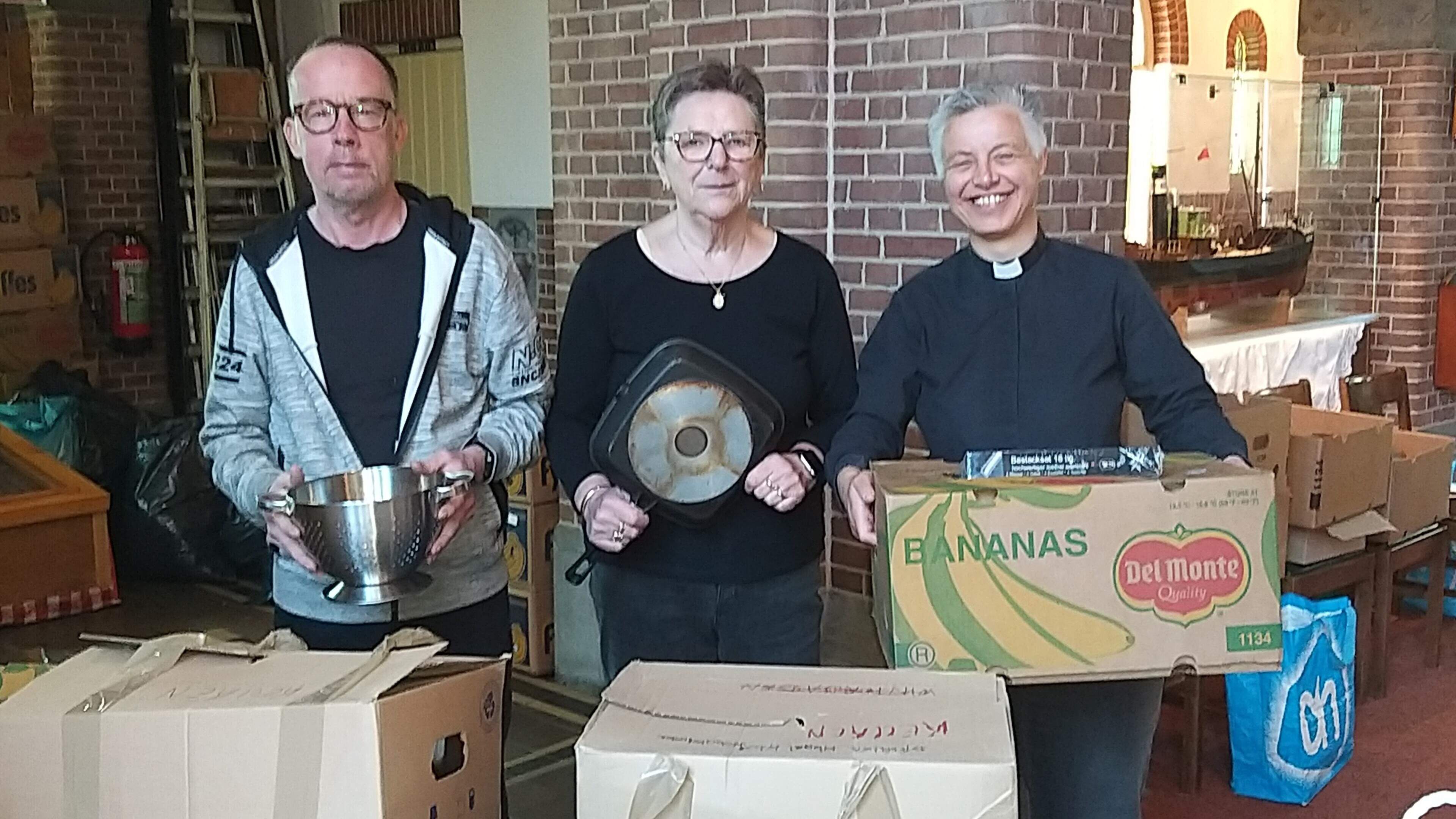 Three Velsen churches collect hundreds of boxes of aid for Ukraine: ‘Incredible that you here in the Netherlands want to help us so much’