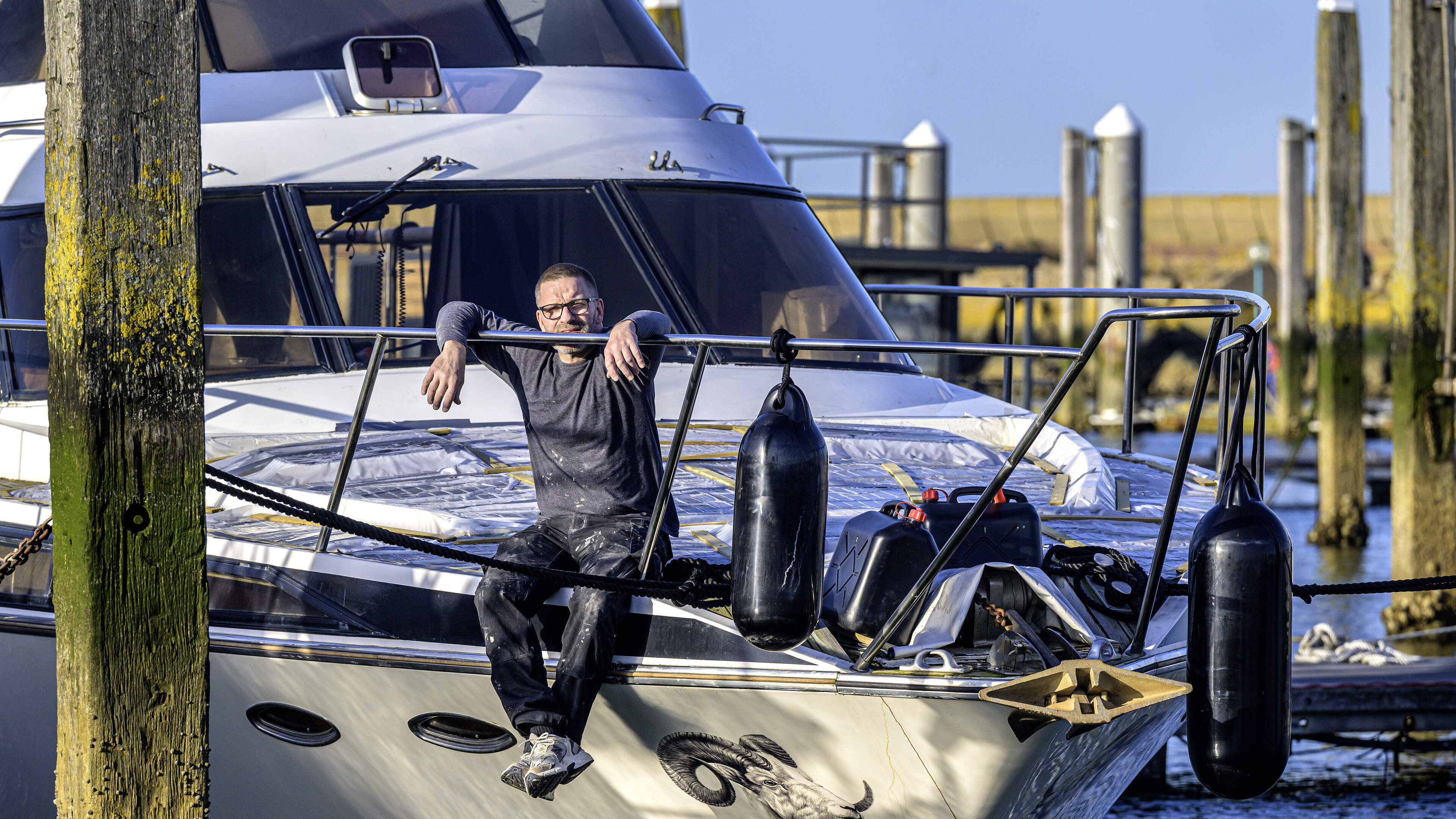 Rody lives on his boat in Seaport Marina: ‘We drive to IJmuiden at eight so my daughter is at school on time’