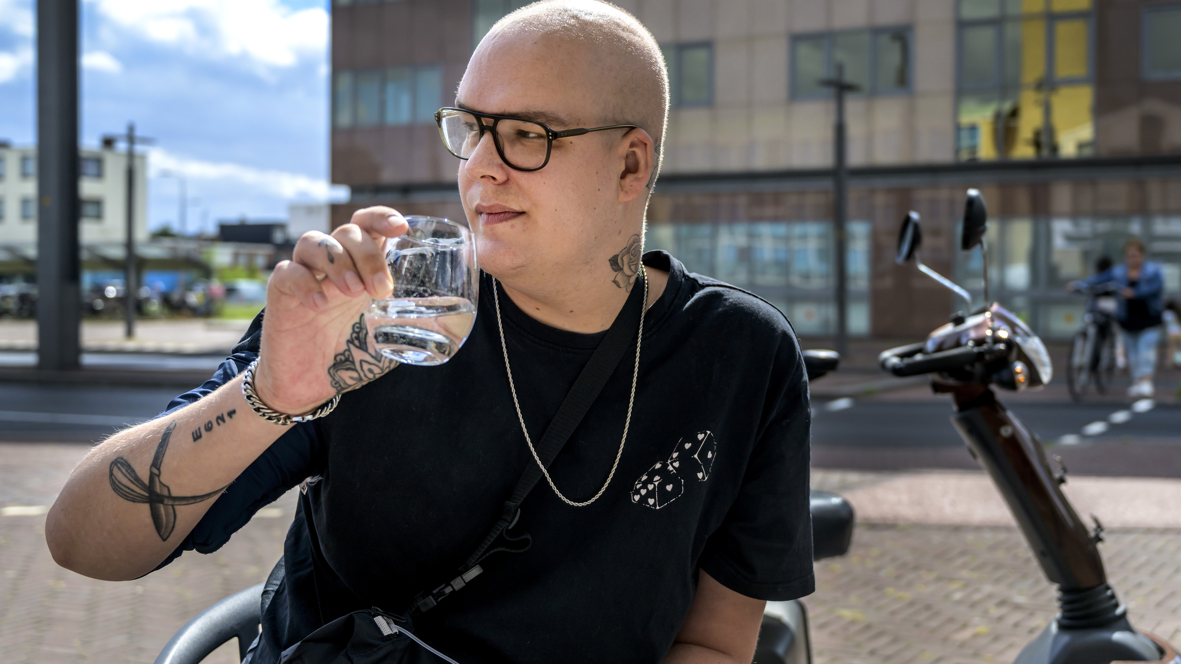 Pepijn (28) heeft bloedkanker, maar wil toch mobiel blijven. ’Ik wil vanuit IJmuiden mijn ouders en 