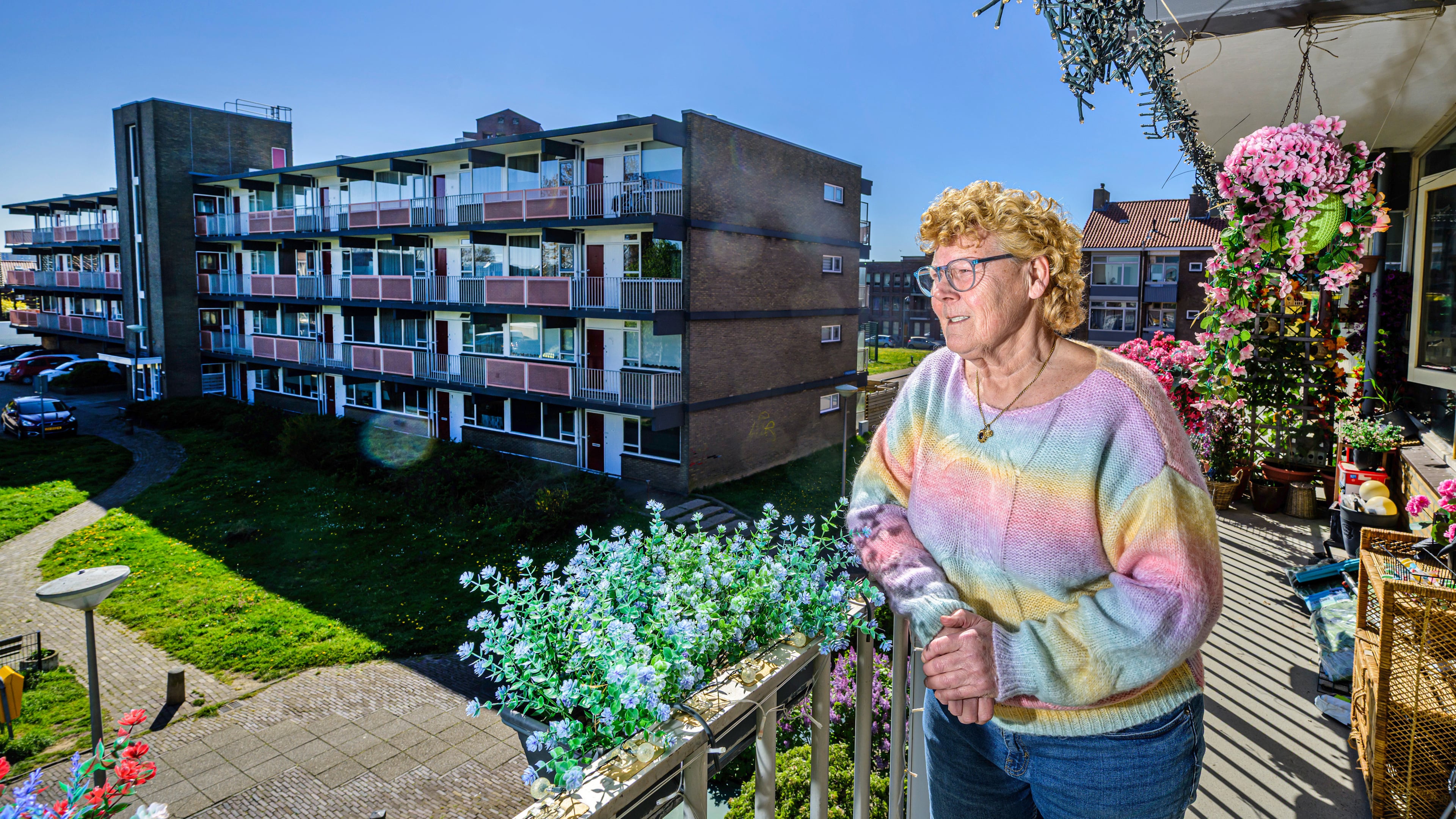 New tenants' chair Ans (69) slams 'unjustifiable' rent hike for 'old junk' at Woningbedrijf Velsen: 'How are we paying €887 a month for porch lights?'