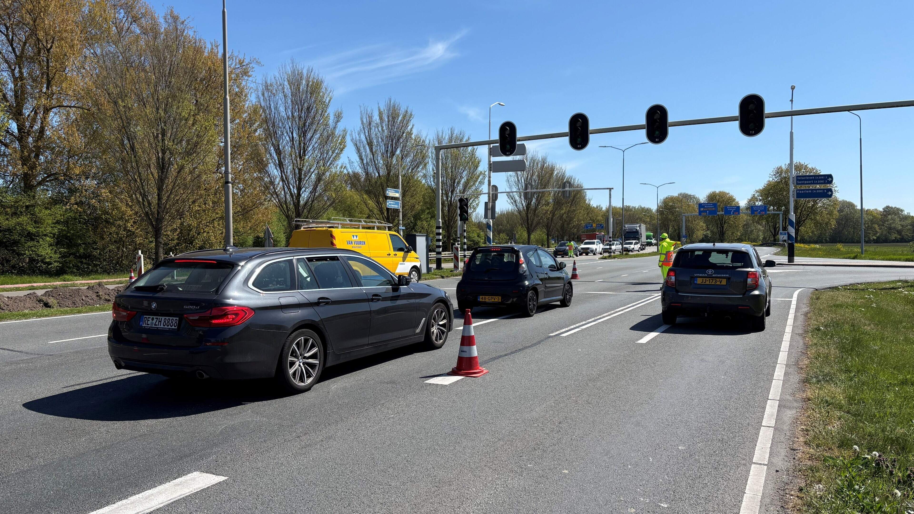 Traffic jams due to traffic light work in Velsen-Zuid