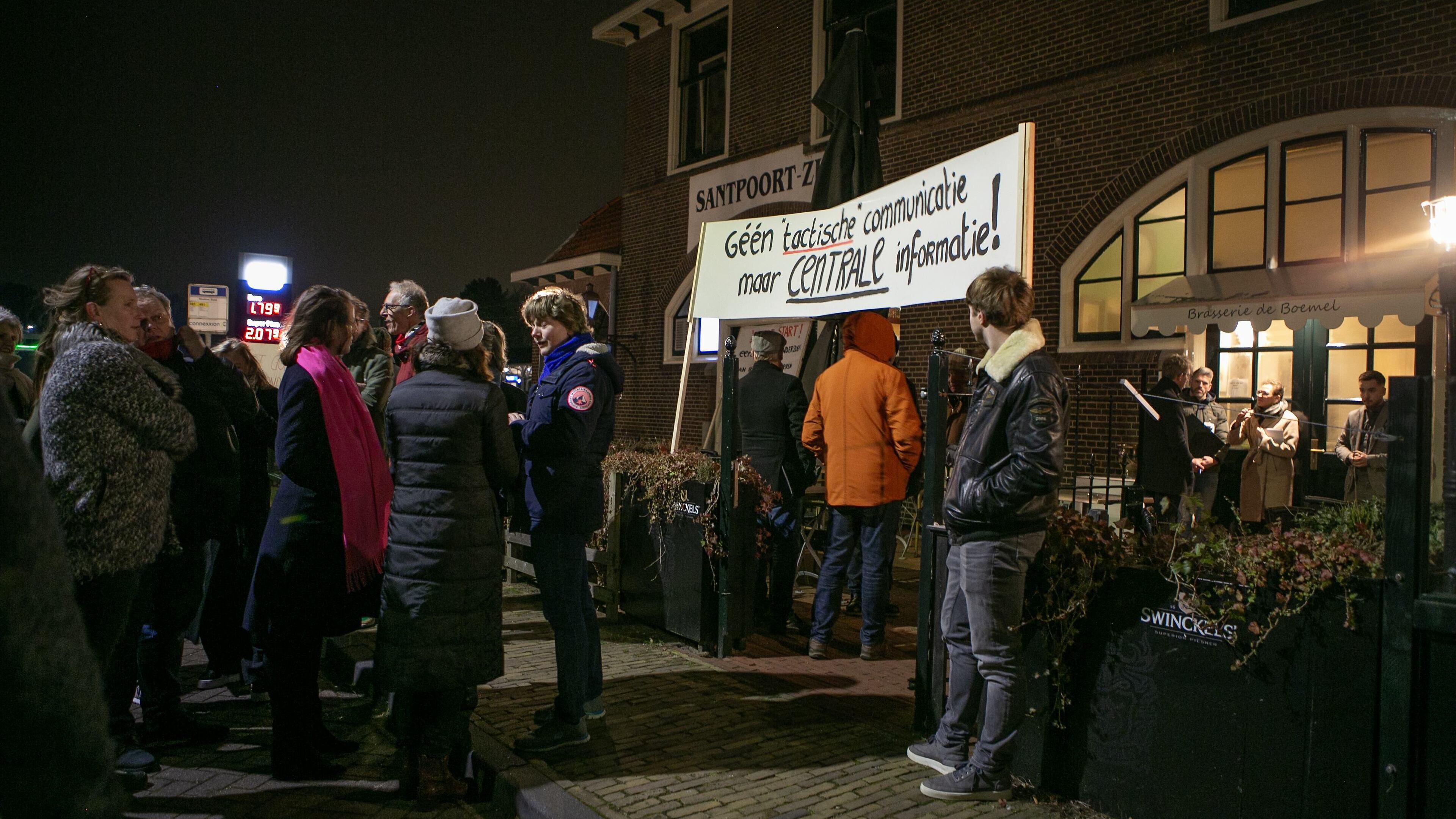 Driekwart heeft geen vertrouwen in participatie azc Santpoort-Zuid. Chaos rond klankbordgroepen en e