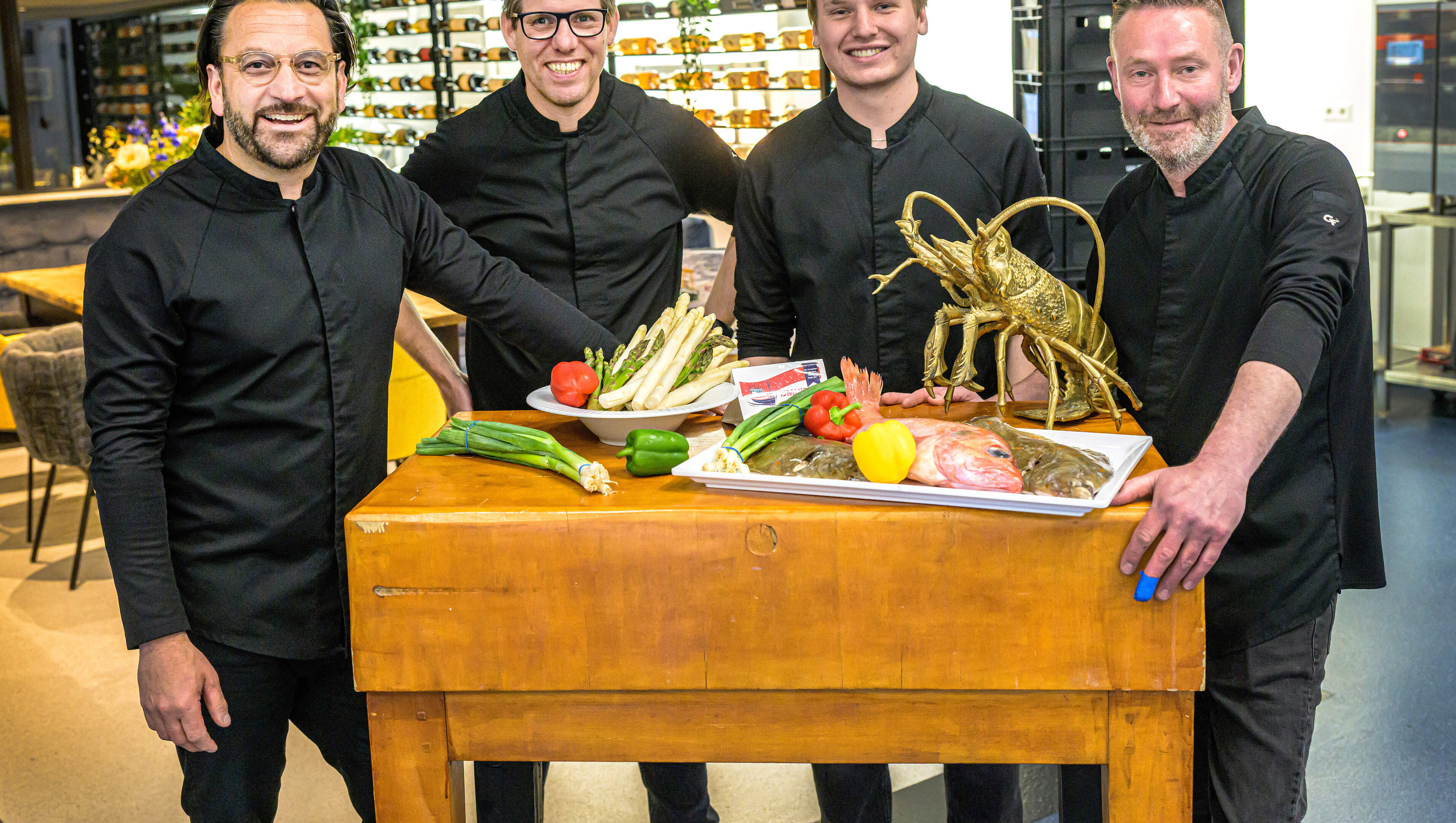 Frank and his team like a fish in water on IJmuiden’s ‘PC Industriestraat’: ‘We bring a complete restaurant to our guests’