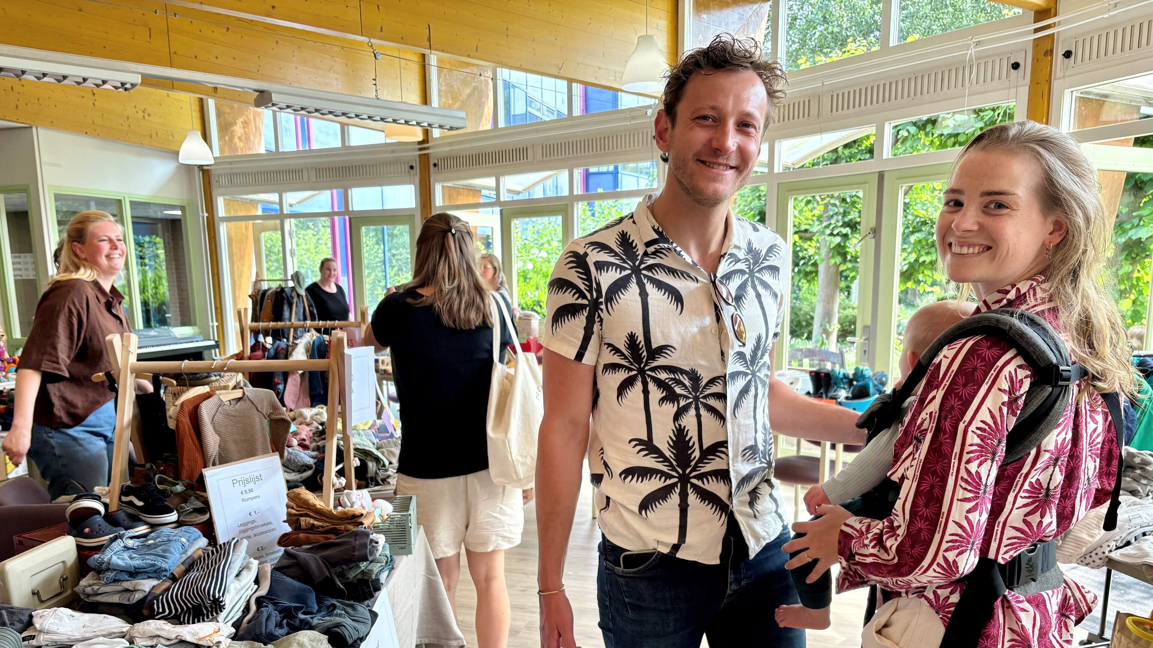 Parents in Velserbroek hunting for clothes for their child: 'Already outgrown them again'