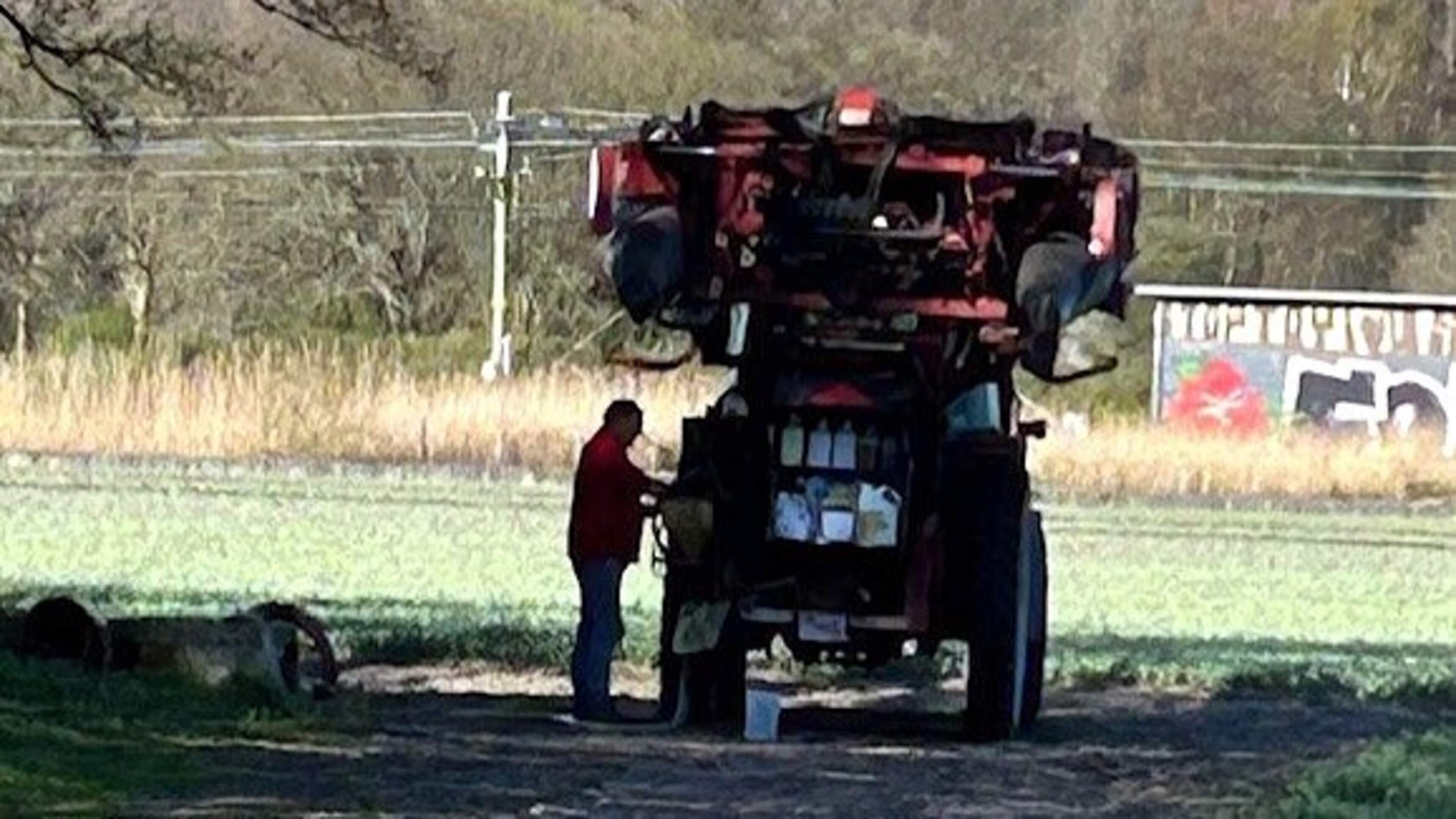 Residents alarmed by chemical mist on tulip field: 'What is that futuristic robot doing and what is the farmer spraying on his land?'