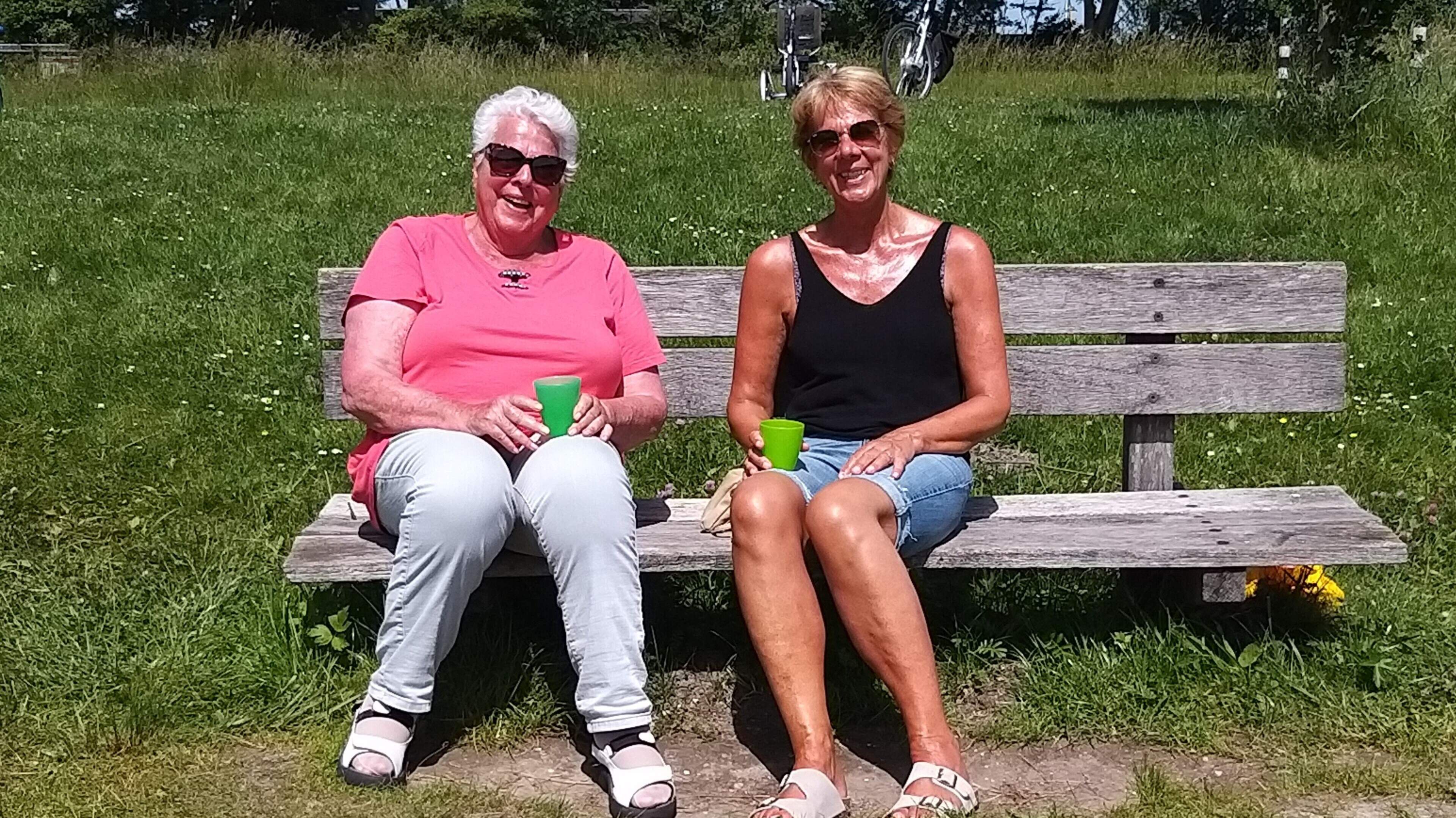 Marianne takes her mother by bike to Side Canal B: 'She sometimes thinks she's taking up my time, but I'm so glad I still have her'