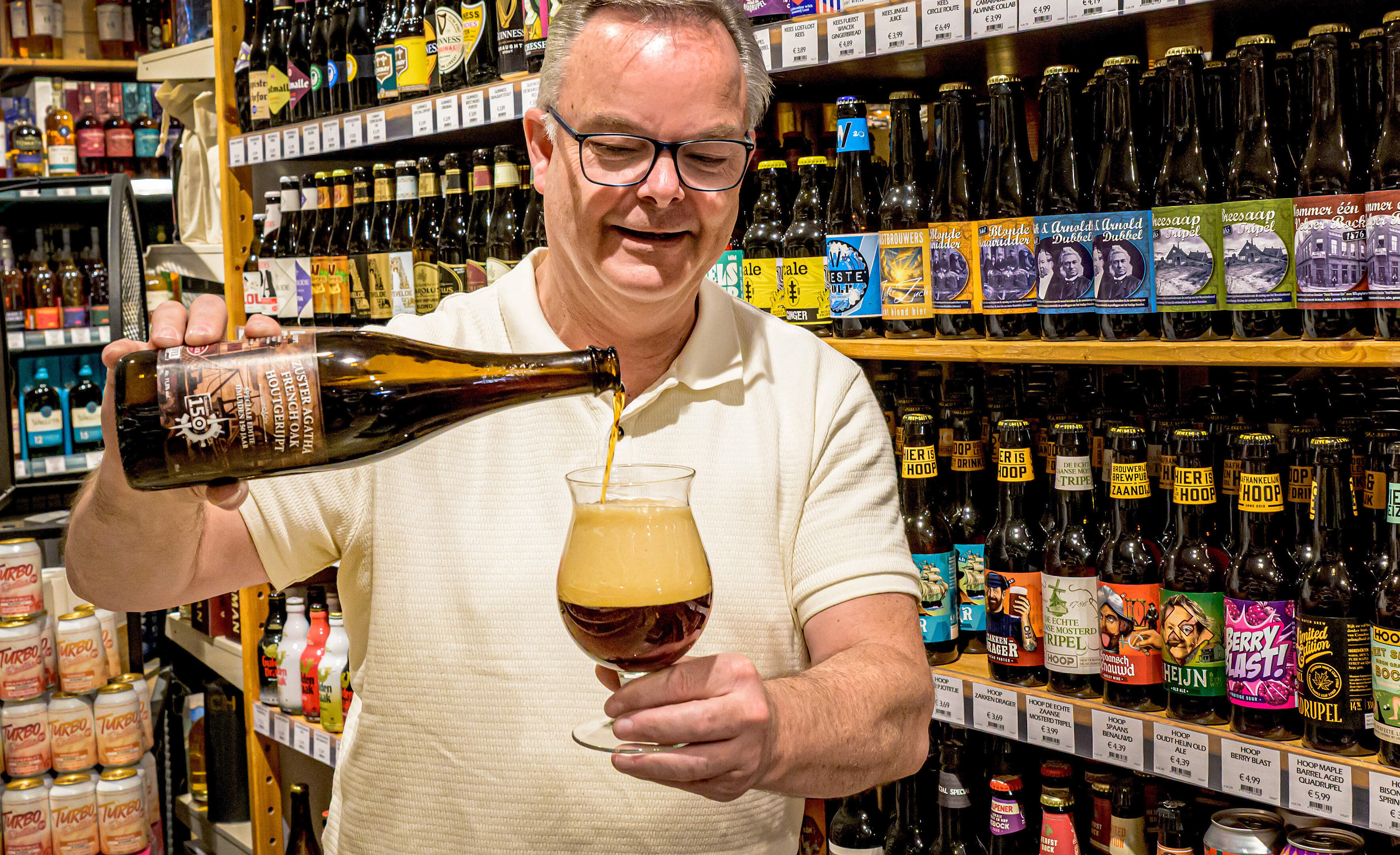 Zeewijck Liquor & Wine Store in IJmuiden releases anniversary beer: 'Enjoyable beer pairs perfectly with a snack board'