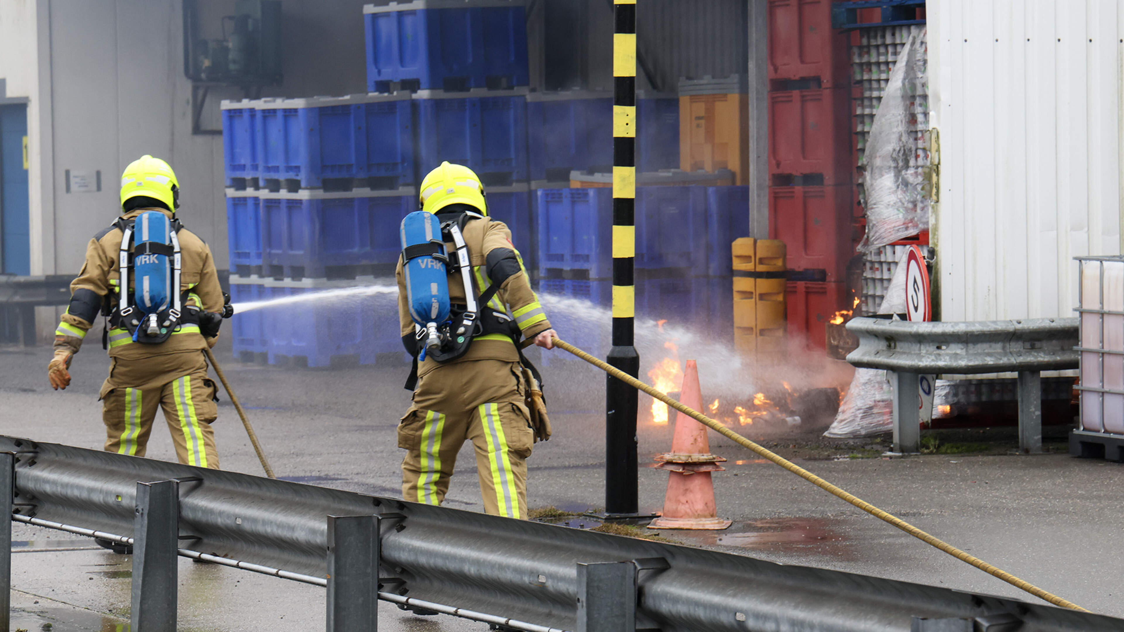Fire at warehouse in IJmuiden industrial area