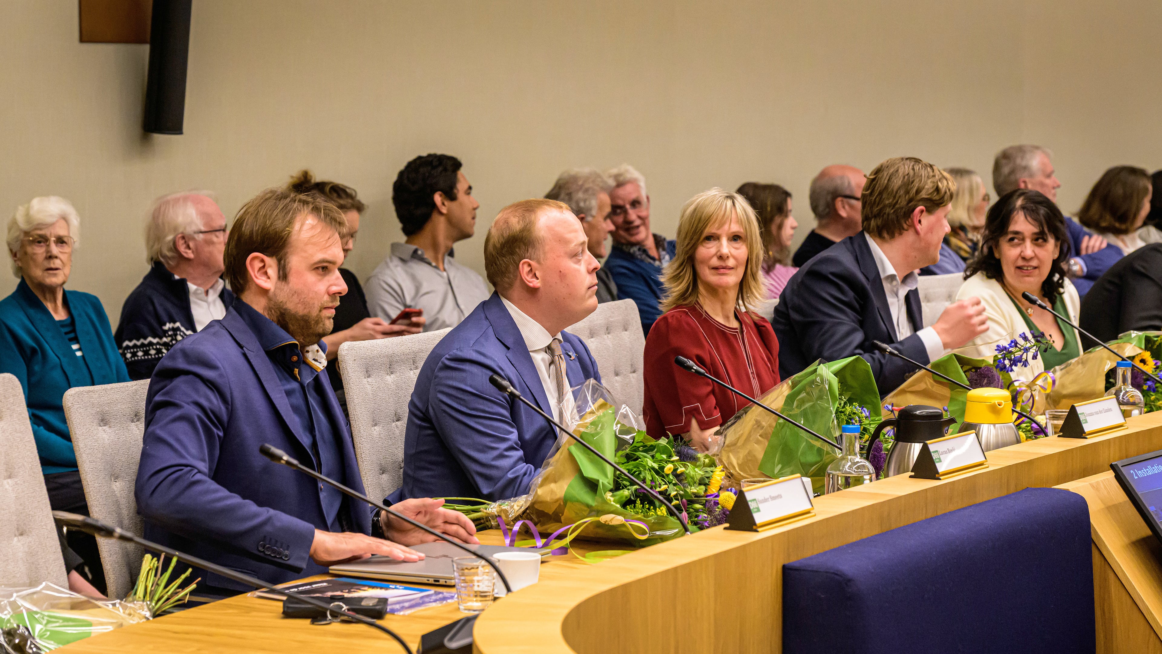 Velsen council temporarily shelves debate on FVD coalition participation, all parties to meet with independent mediator