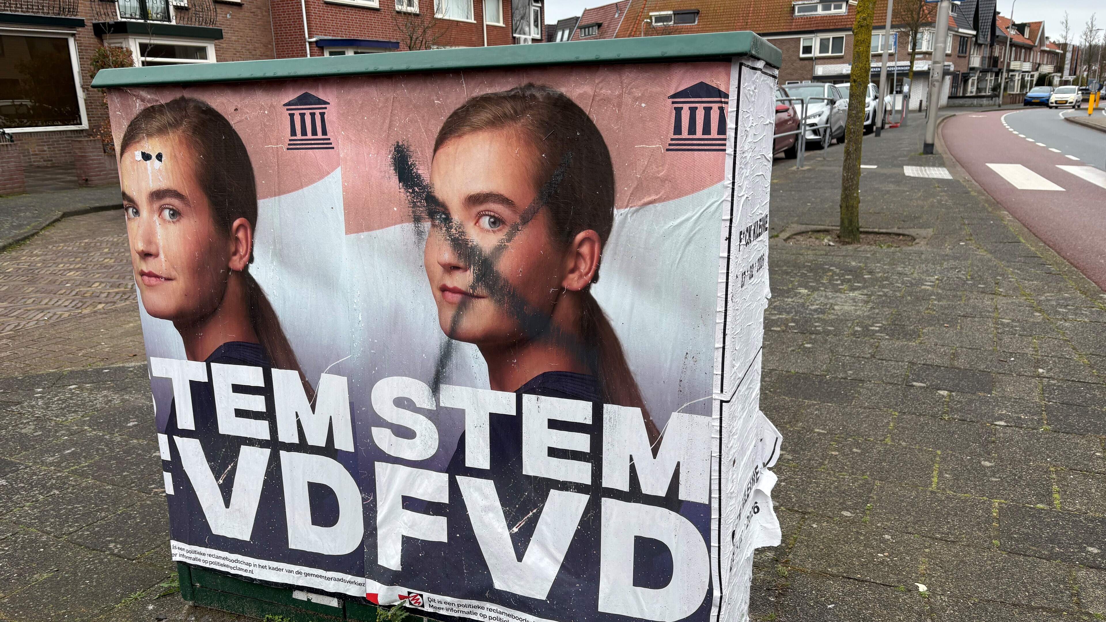 Removing illegal election posters could cost Velsen municipality up to 20,000 euros