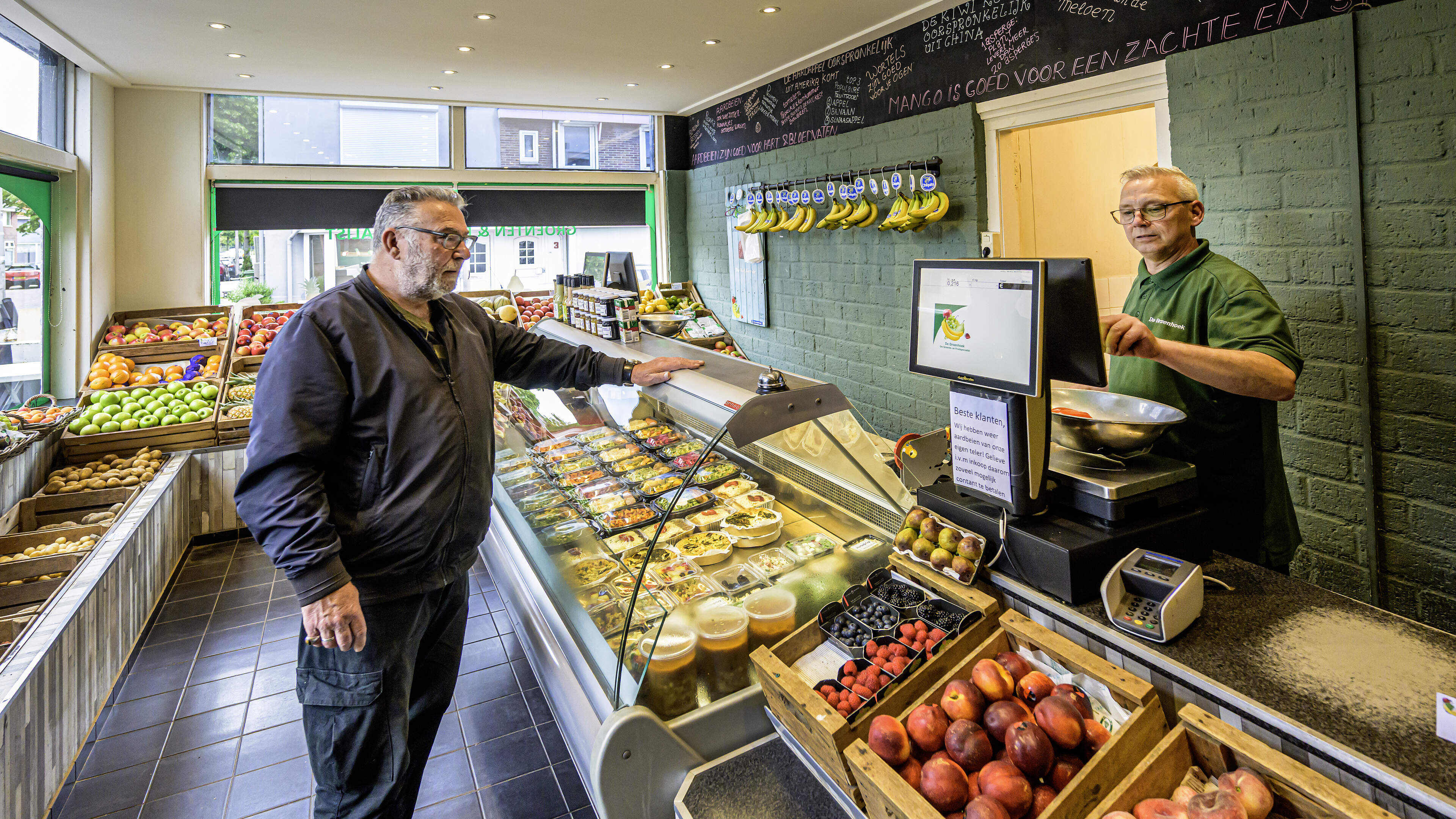De Groenhoek prepares fresh daily meals for young and old. Neighborhood stores allowed to stay in Velsen after all