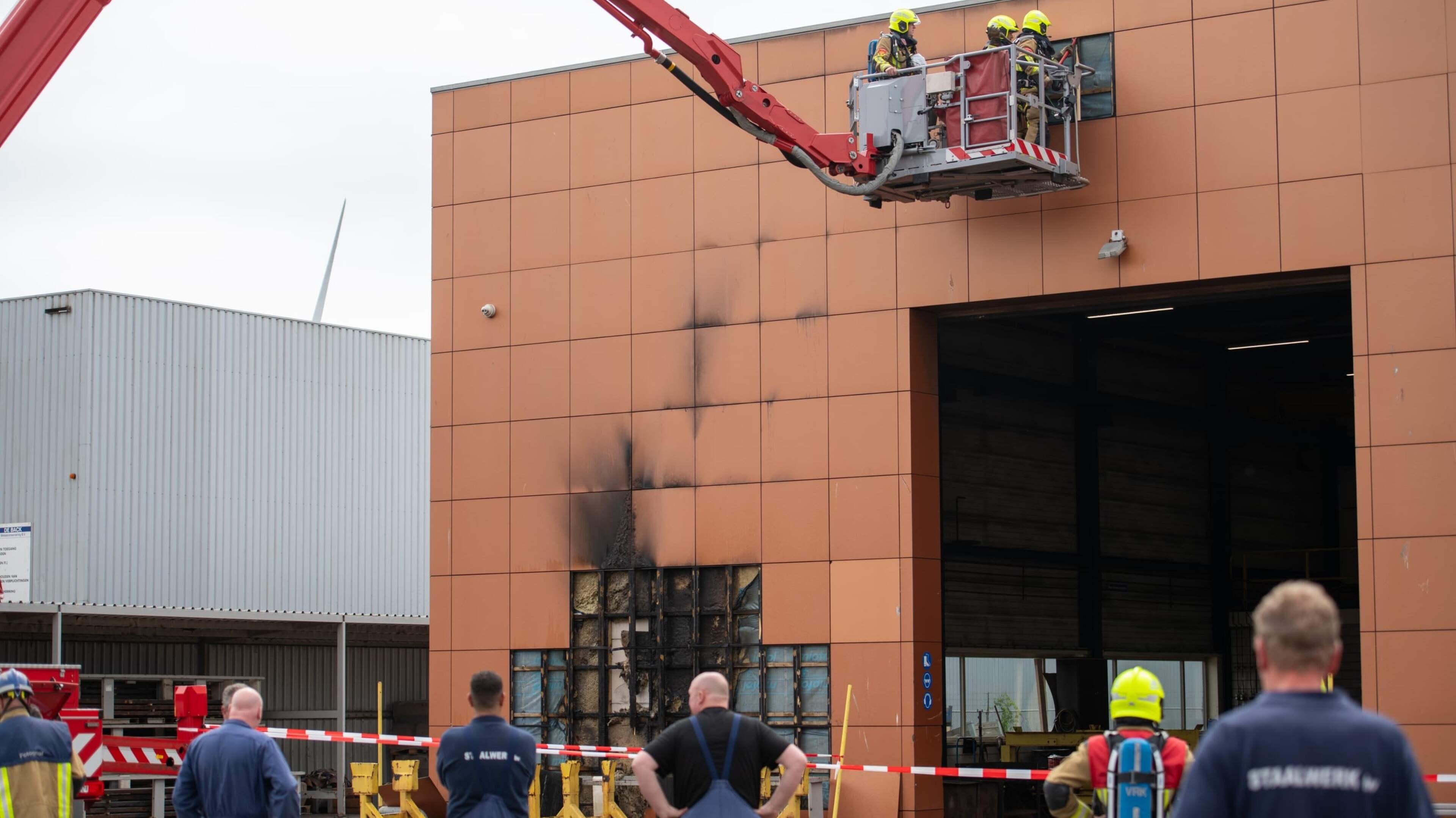Fire at company in Velsen-Noord quickly under control