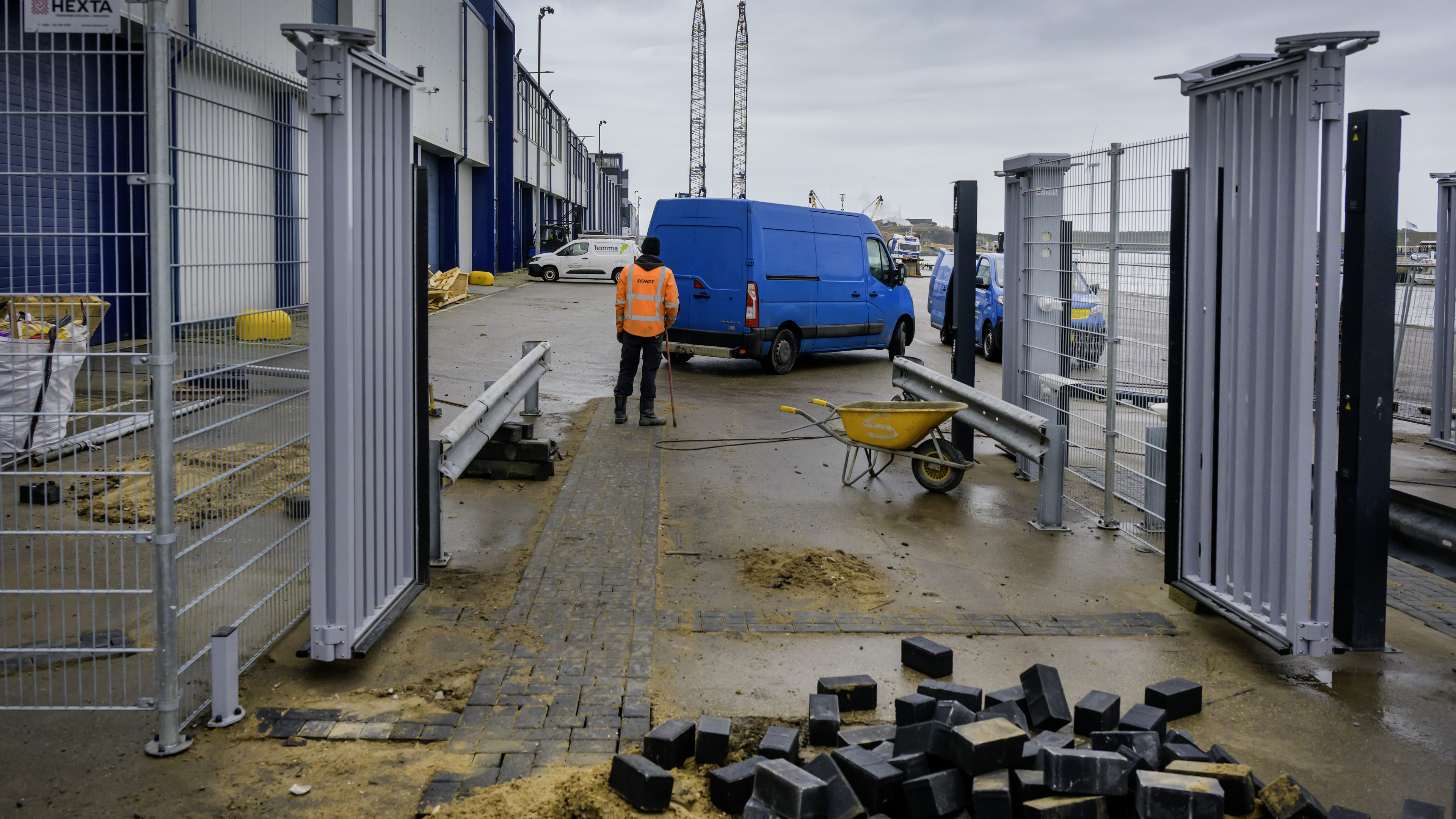 Stricter terrorism controls in Port of IJmuiden, many quays equipped with fences