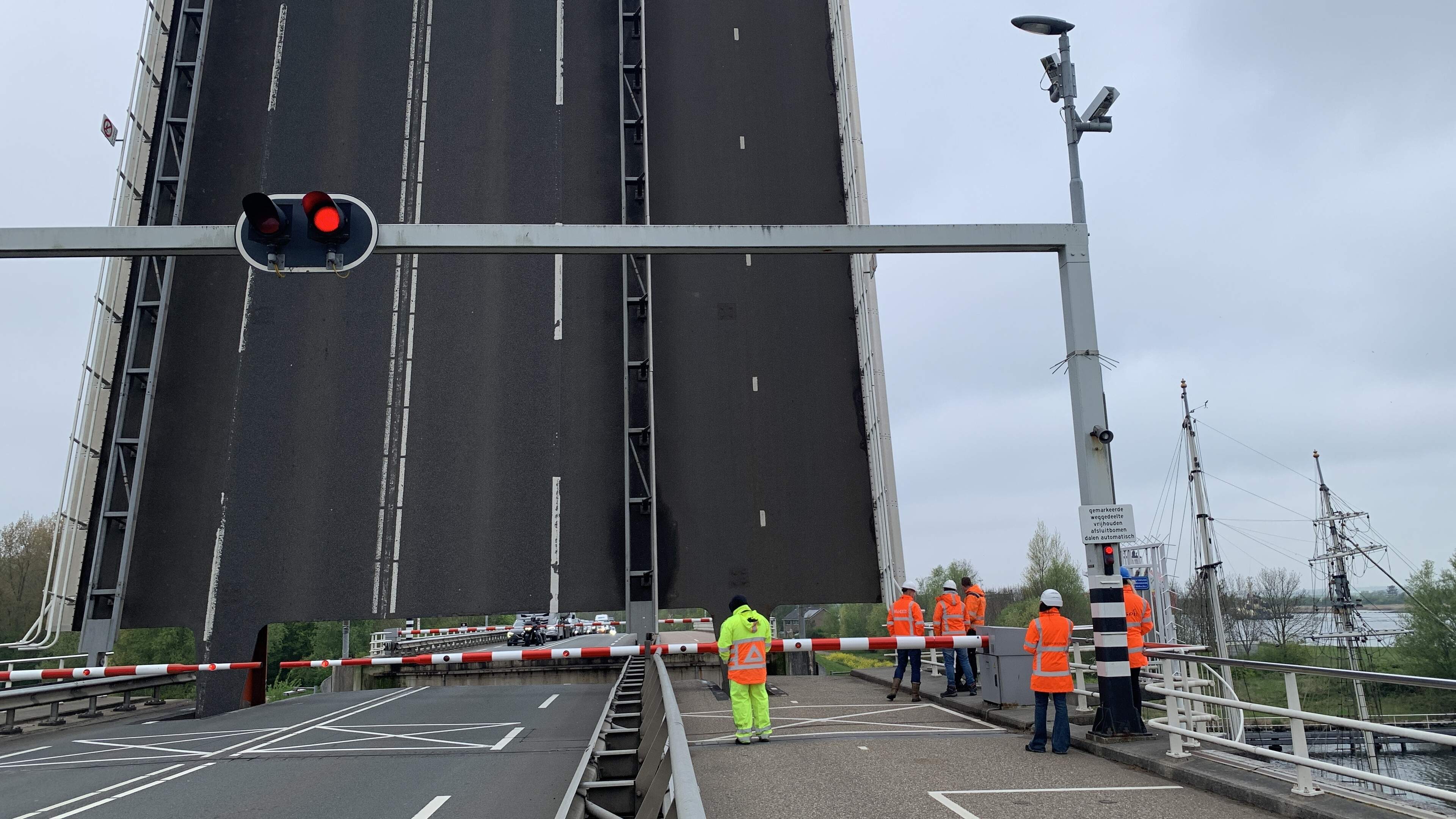 Haarlem sailing clubs sound alarm over broken Buitenhuizer Bridge: No money for repair or replacement