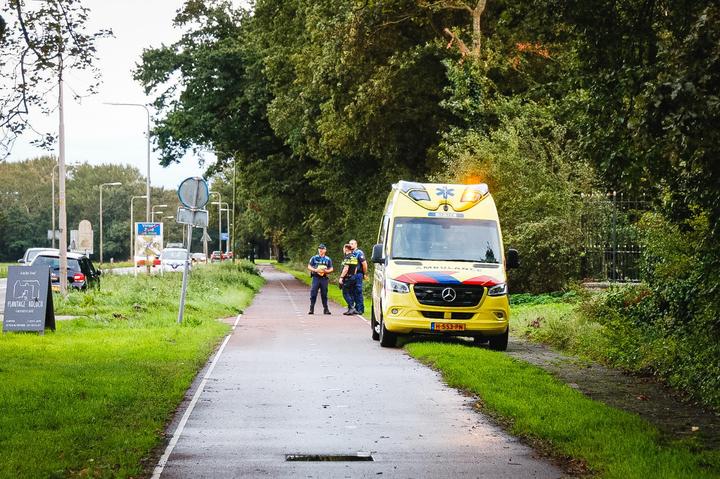 Auto Botst Bovenop Voorganger Op Rijksweg In Velsen-Zuid, Veel Schade ...